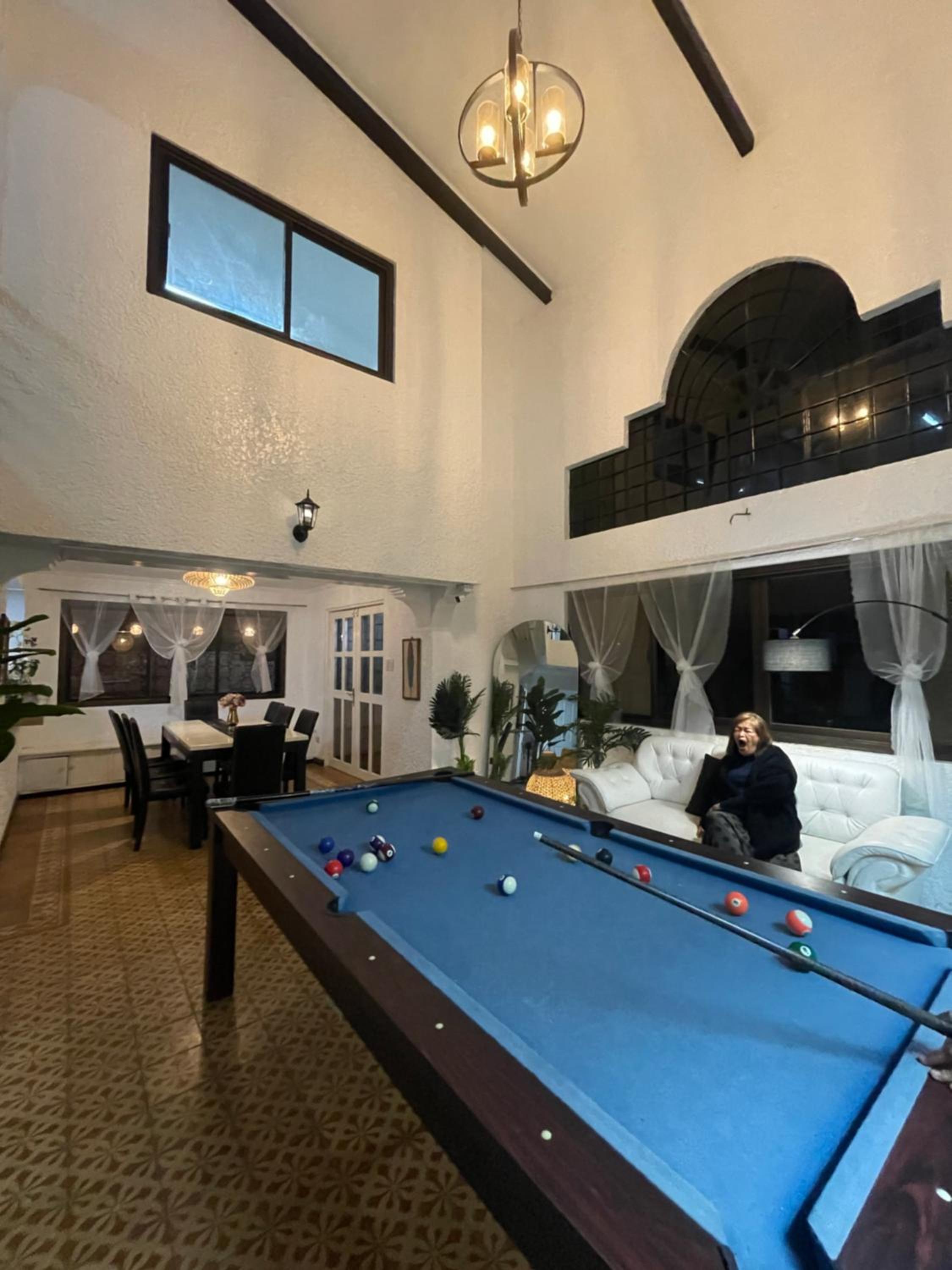 Spacious 6BR Family Villa in Tagaytay near Skyranch