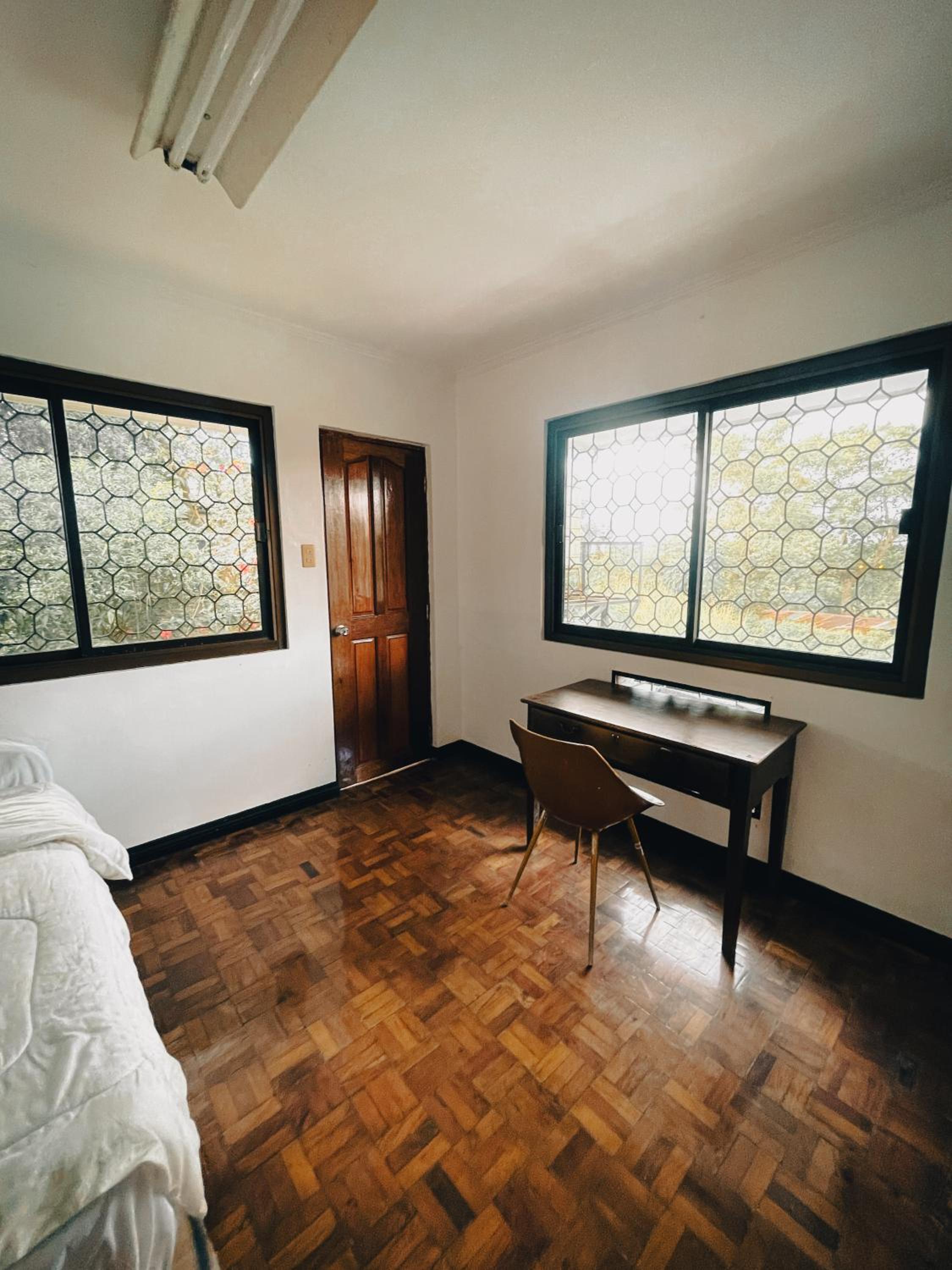 Spacious 6BR Family Villa in Tagaytay near Skyranch