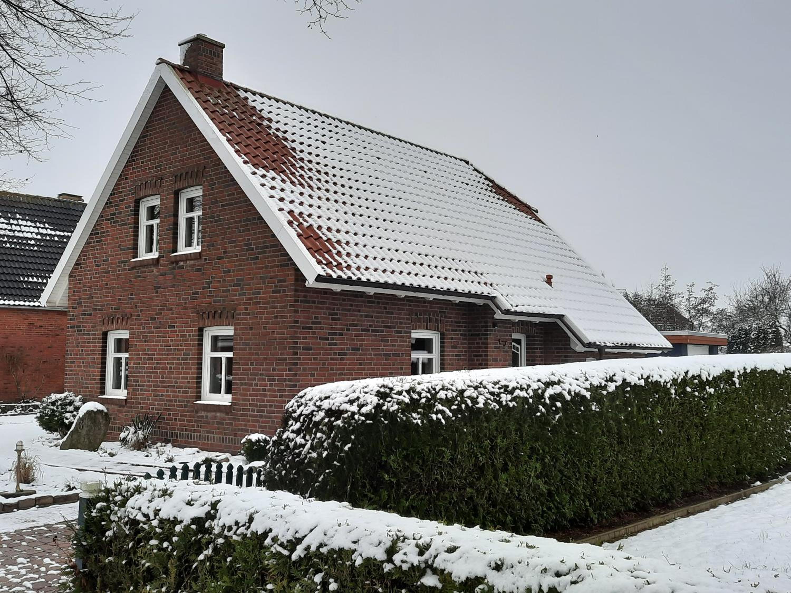 Tolles Ferienhaus in Pilsum - Ferienhaus Trientje - mit Garten und überdachter Terrasse