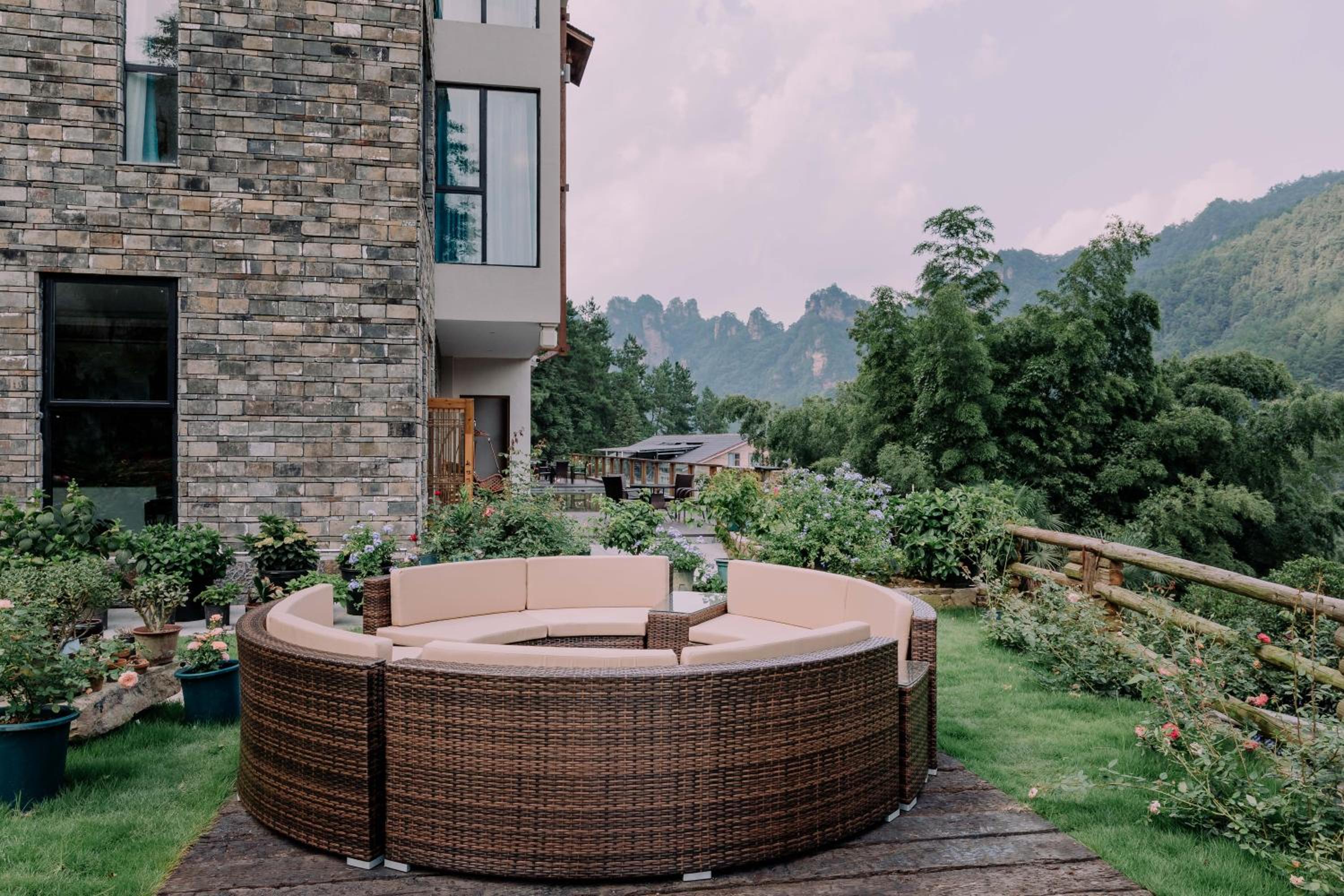 Zhangjiajie Qiquan Vacation B&B