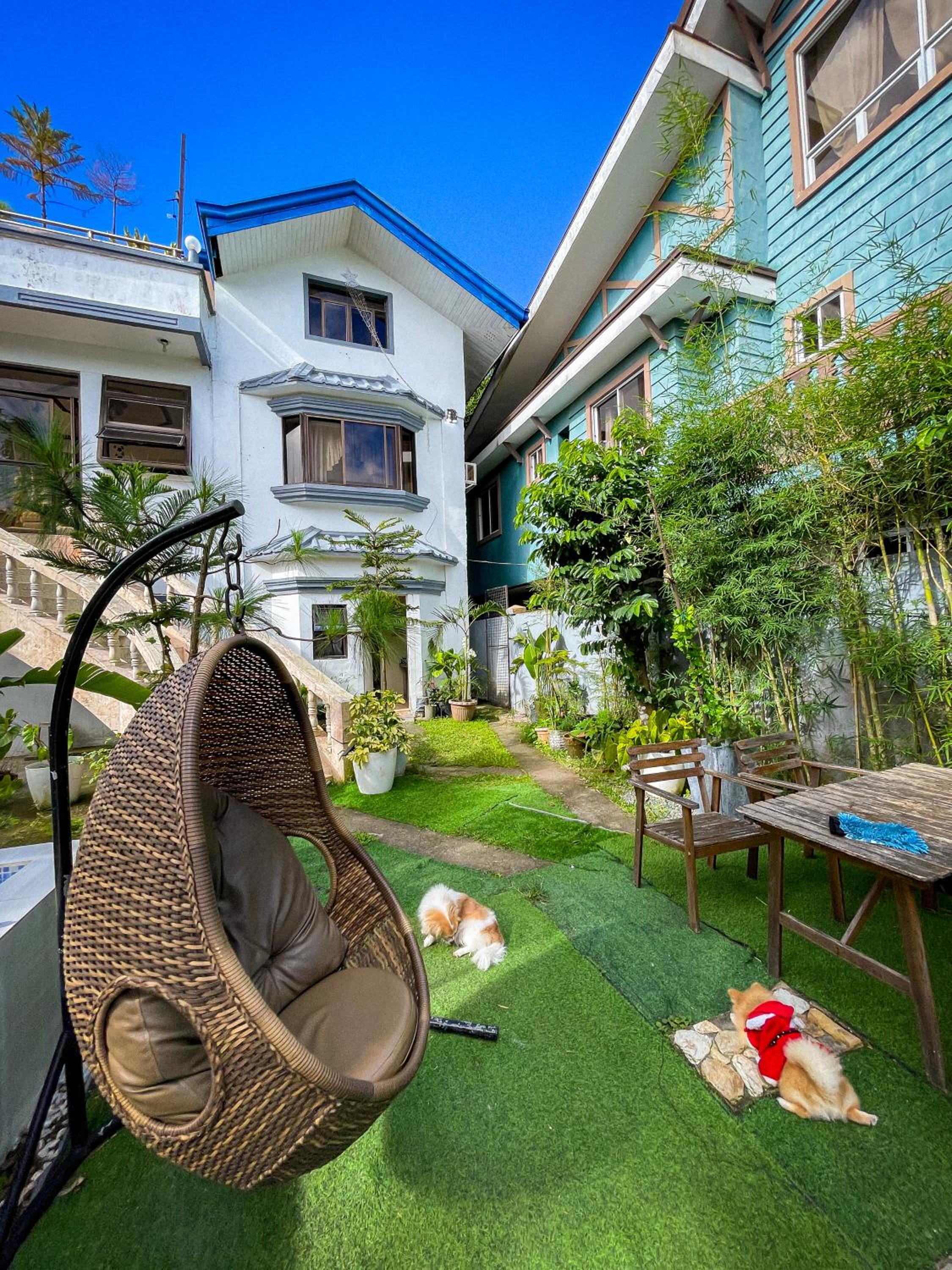 Lovely Villa in Tagaytay with Pool & Full Taal View view 3