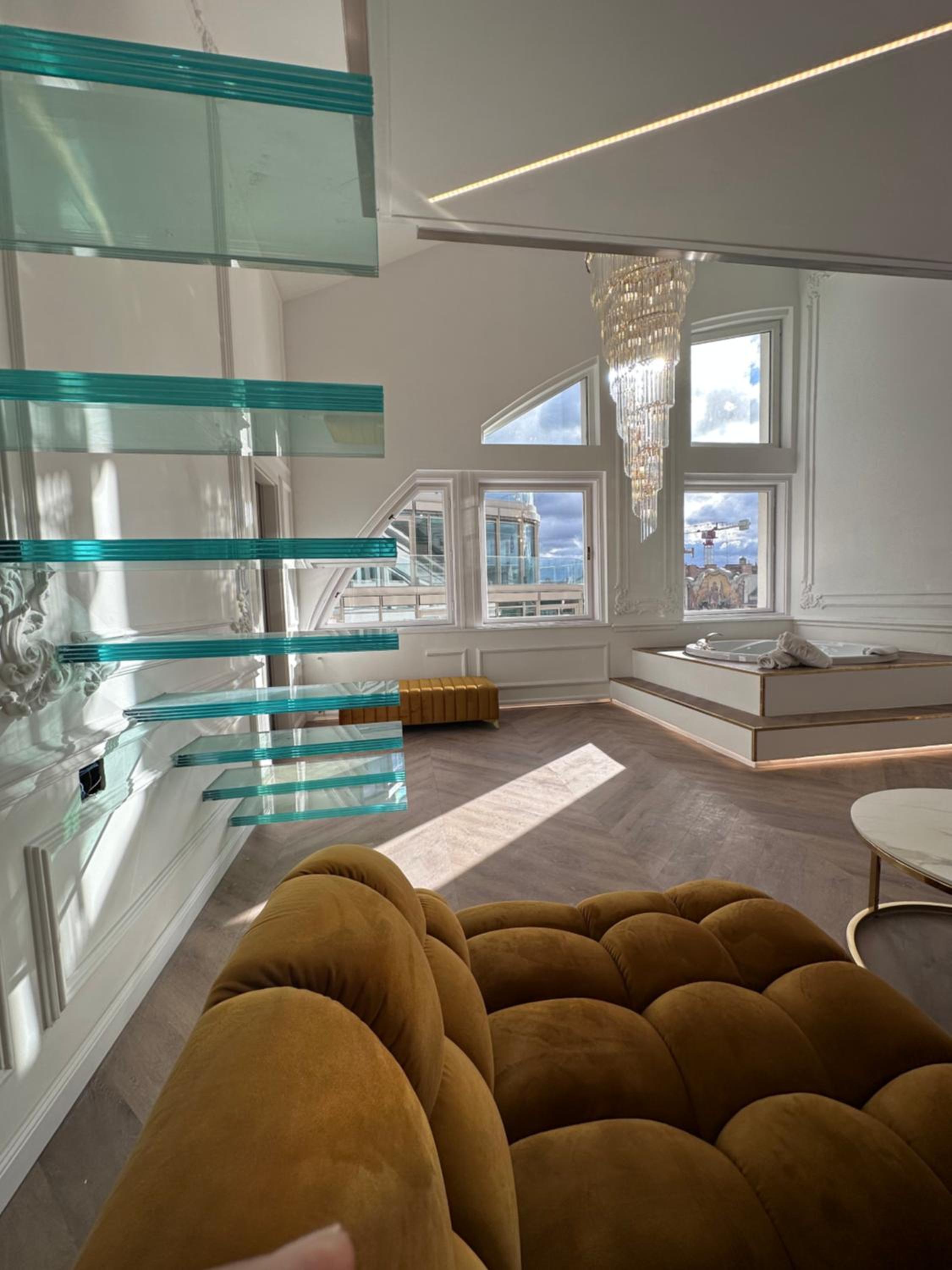 JACUZZI ROYAL SUITE