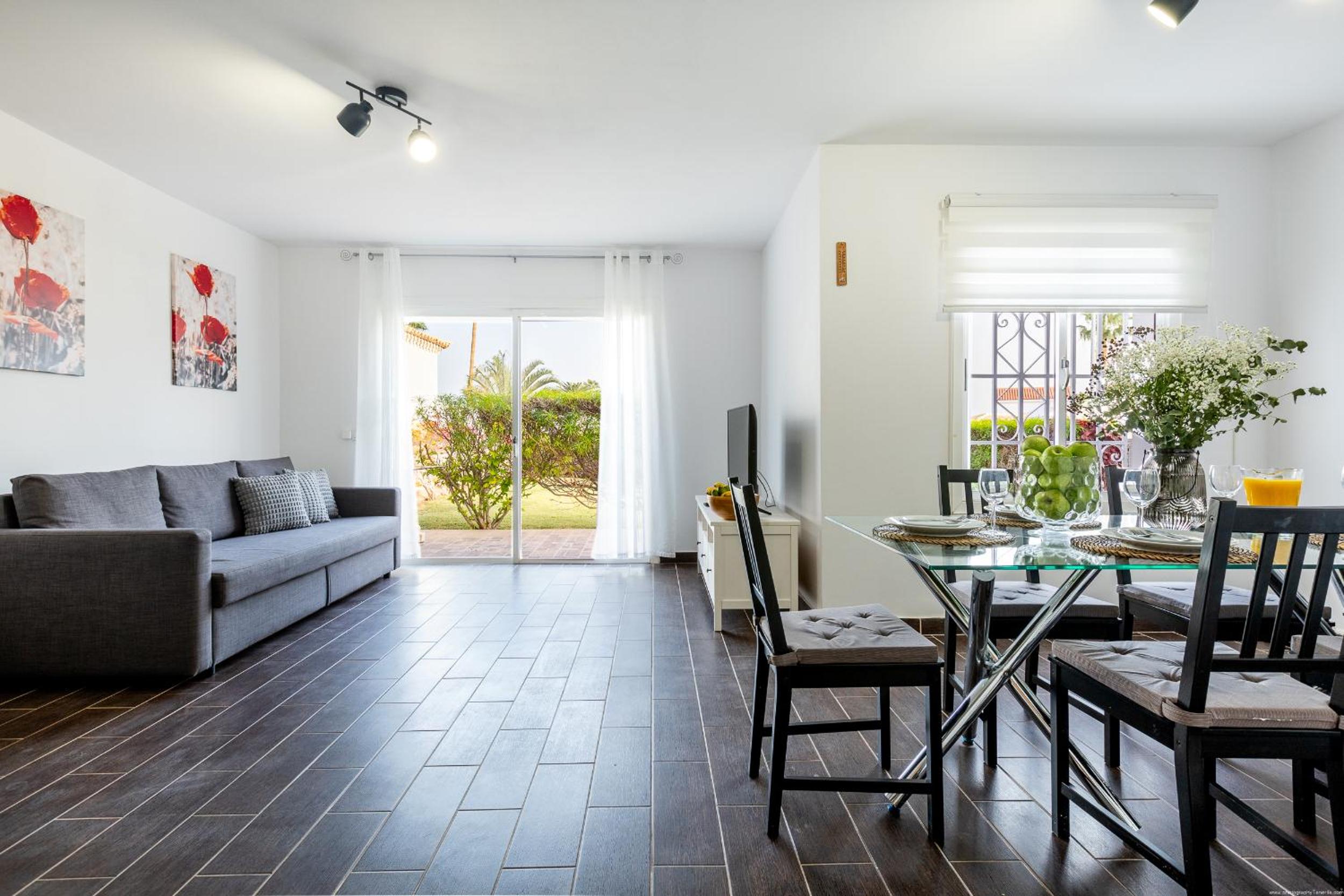 Bungalow in Golf del Sur view 3