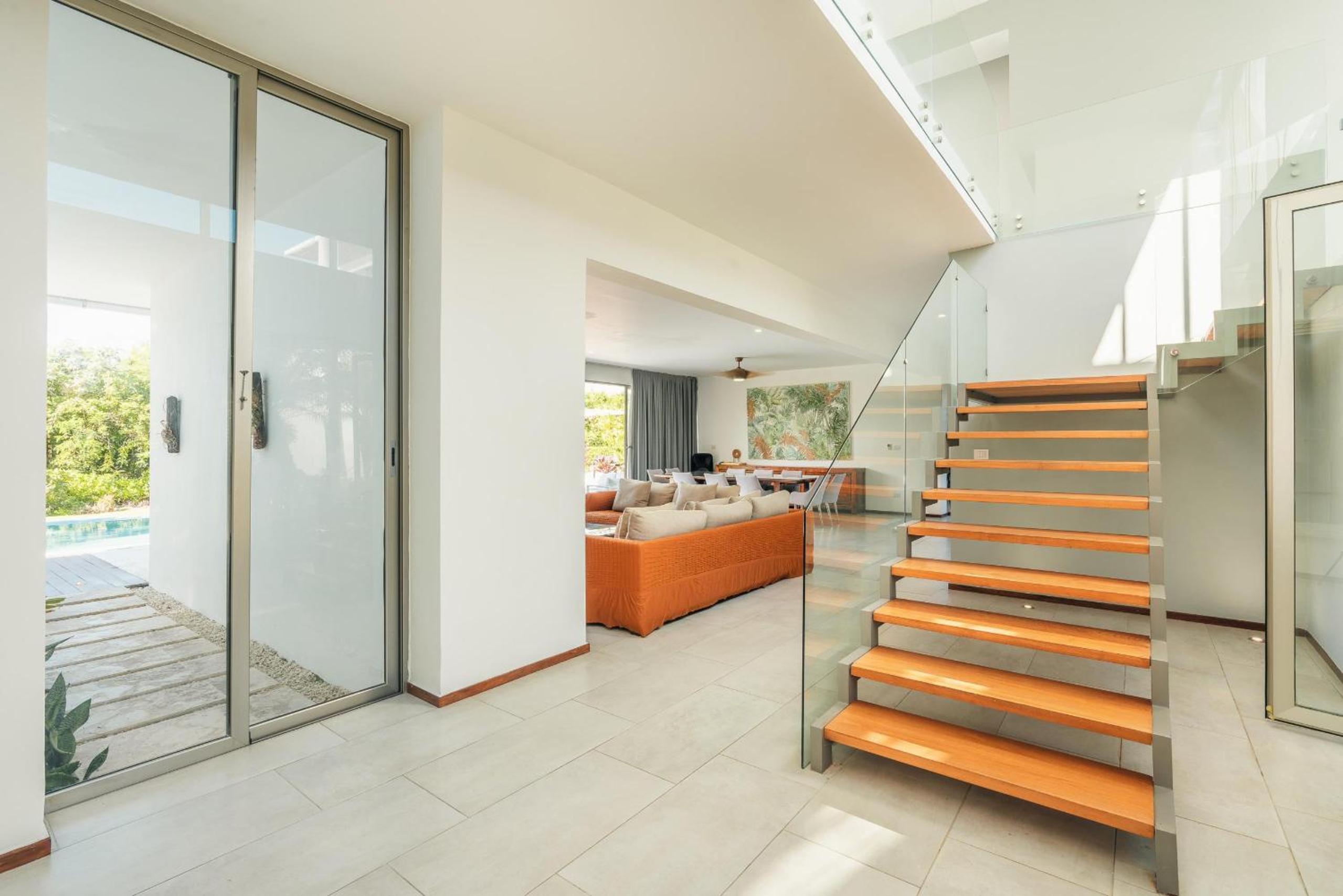 Luxurious and modern Villa with Pool at Yarari