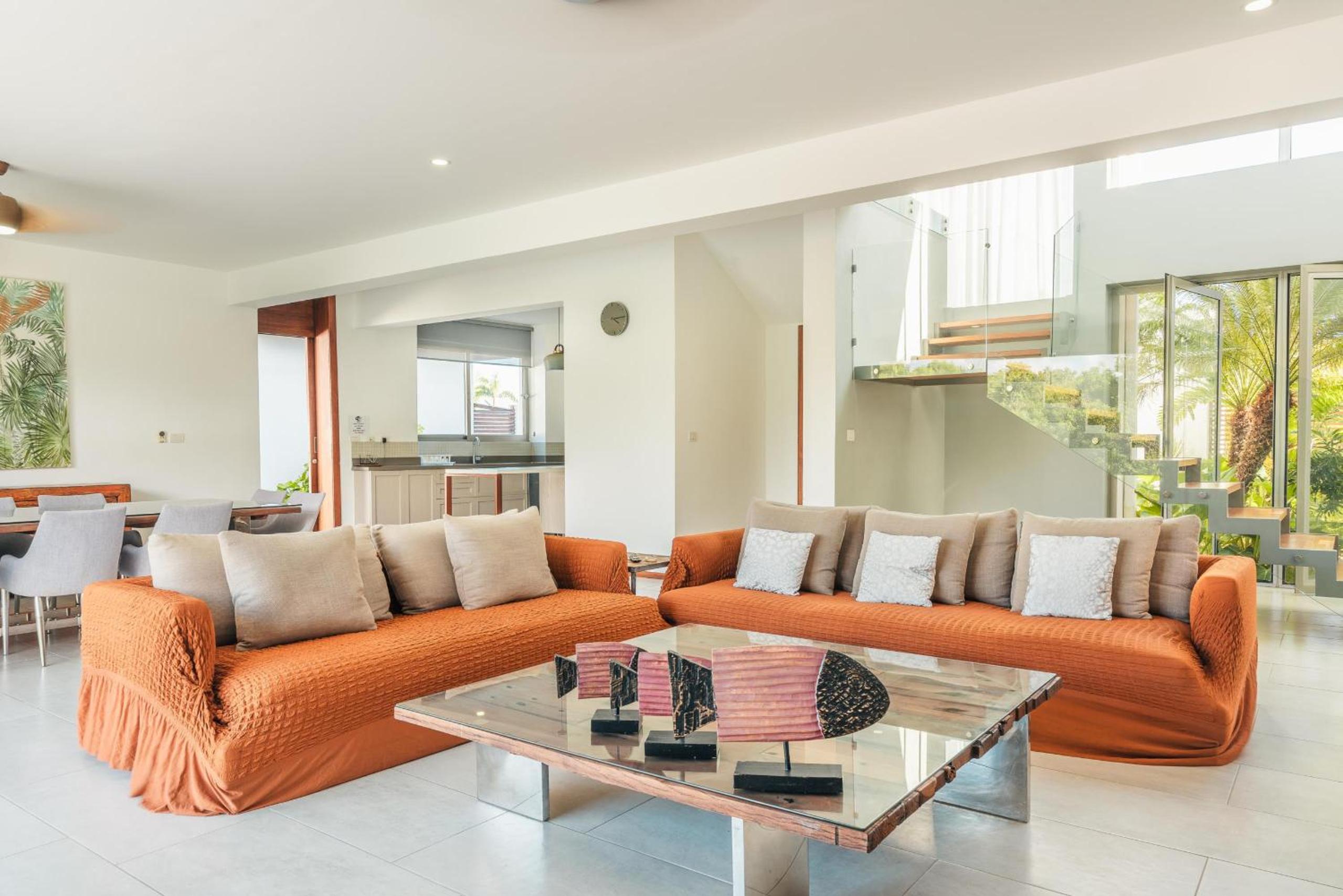 Luxurious and modern Villa with Pool at Yarari
