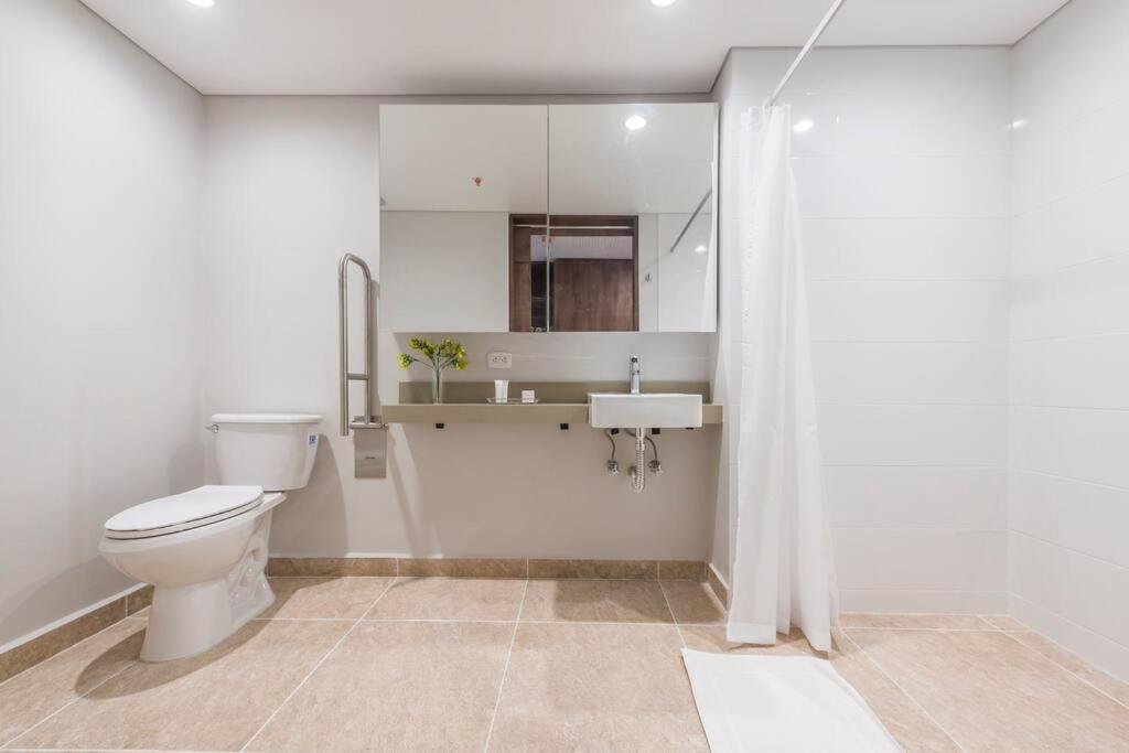 El Tesoro Medellín Hab310 by Letoh