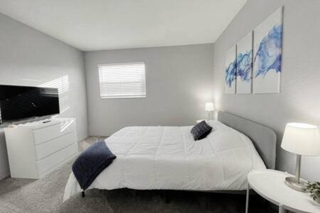 2 Bedroom Beach Condo With Dock AND Walk To Everything view 4