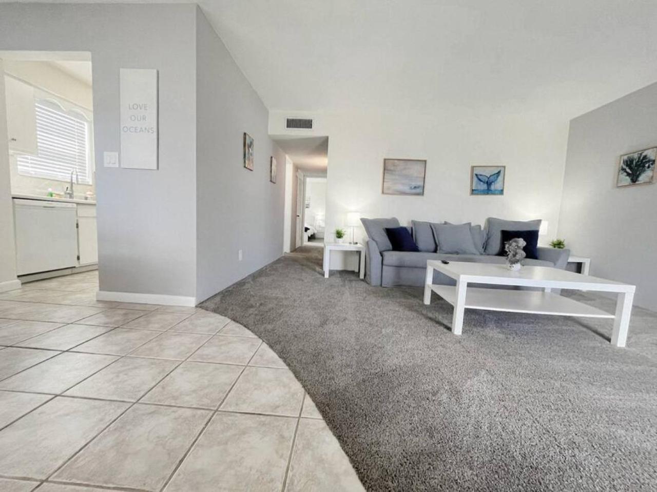 Beautiful 2 Bed Beach Condo With DOCK - Walk Everywhere! view 4
