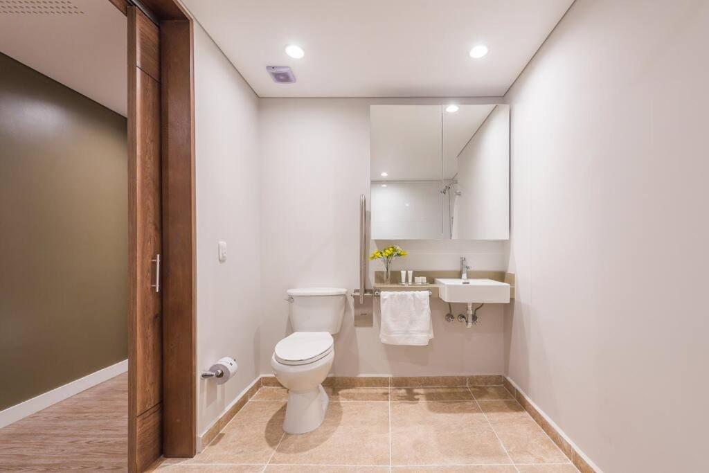El Tesoro Medellín Hab315 by Letoh
