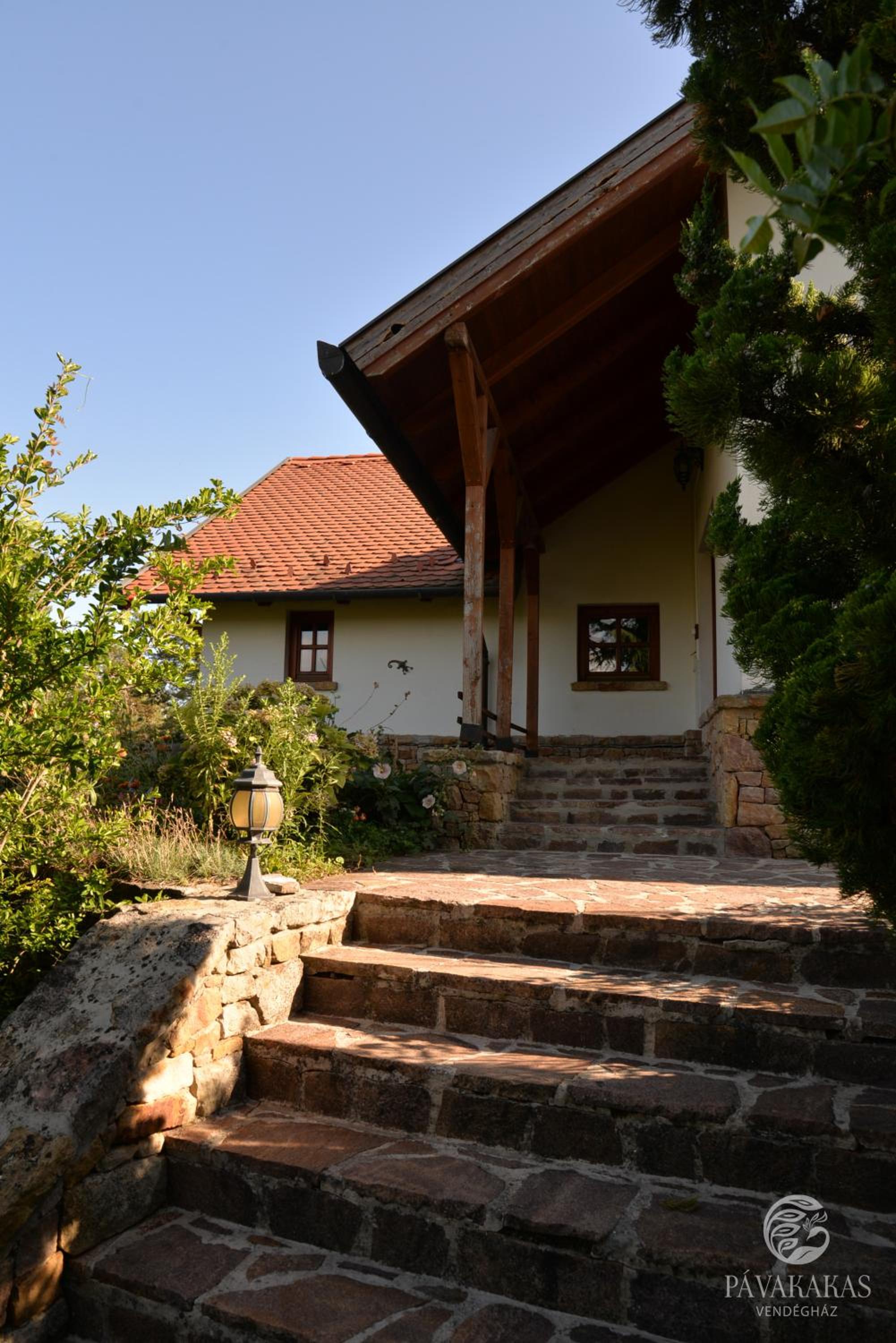 Pávakakas Vendégház