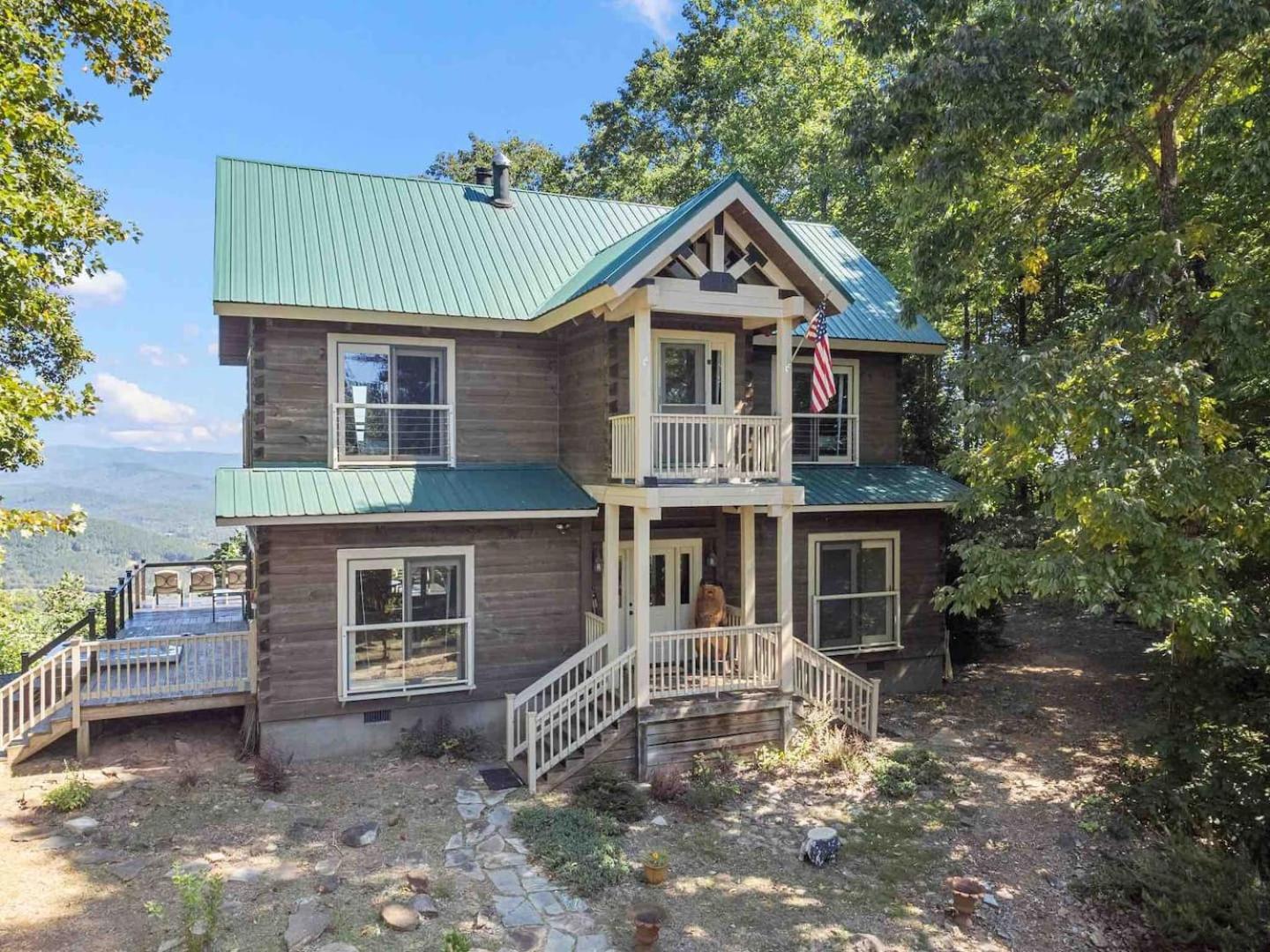 Levons Landing - The Ultimate Mountain View view 3