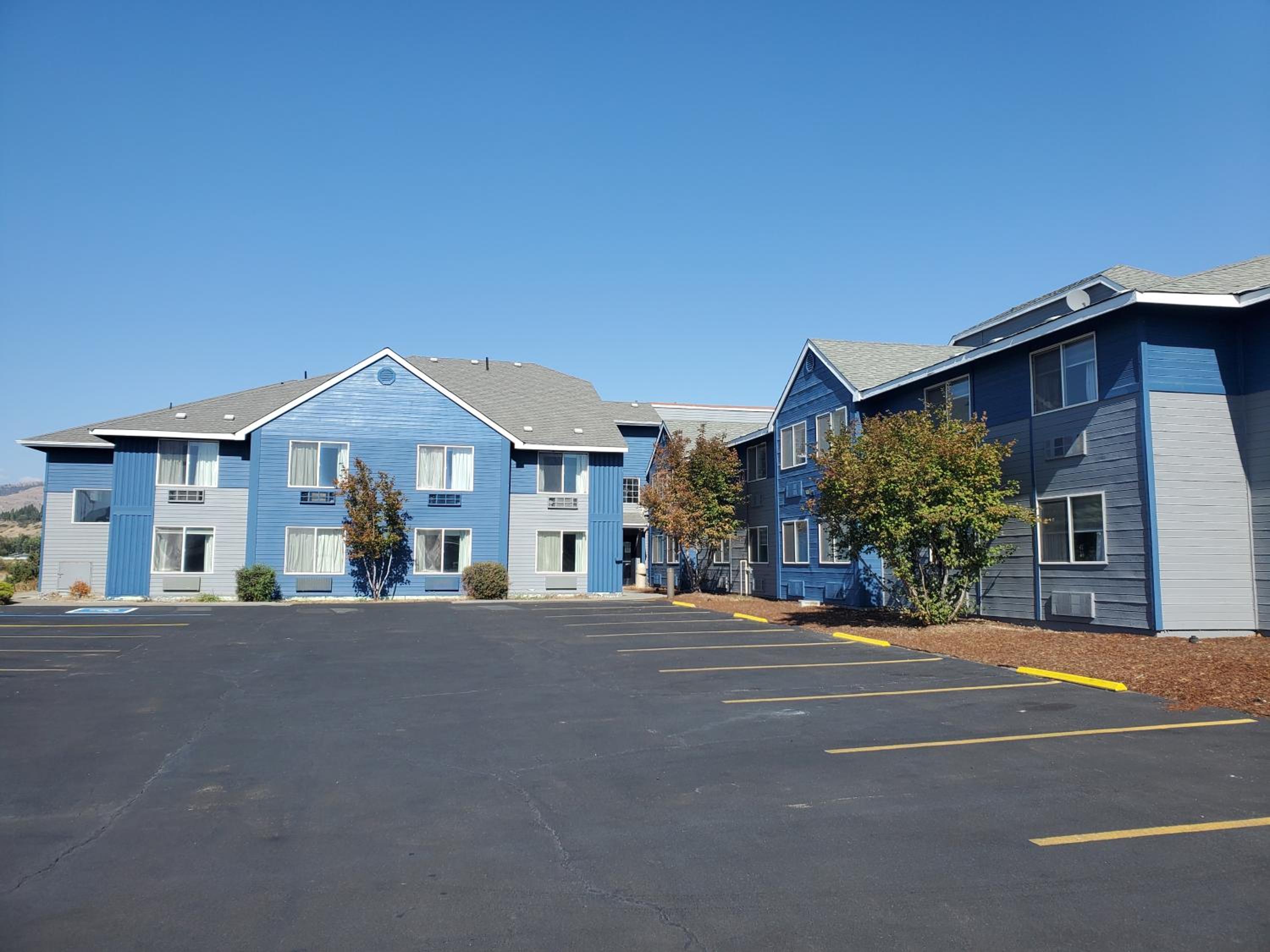 Omak Inn view 4
