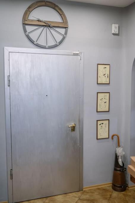 Top Center, 3BDR, Heart of the city, FREE Secured Parking