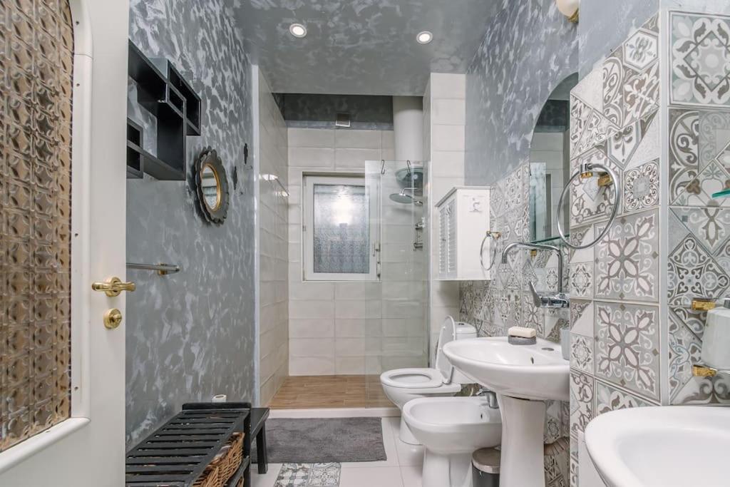 Top Center, 3BDR, Heart of the city, FREE Secured Parking