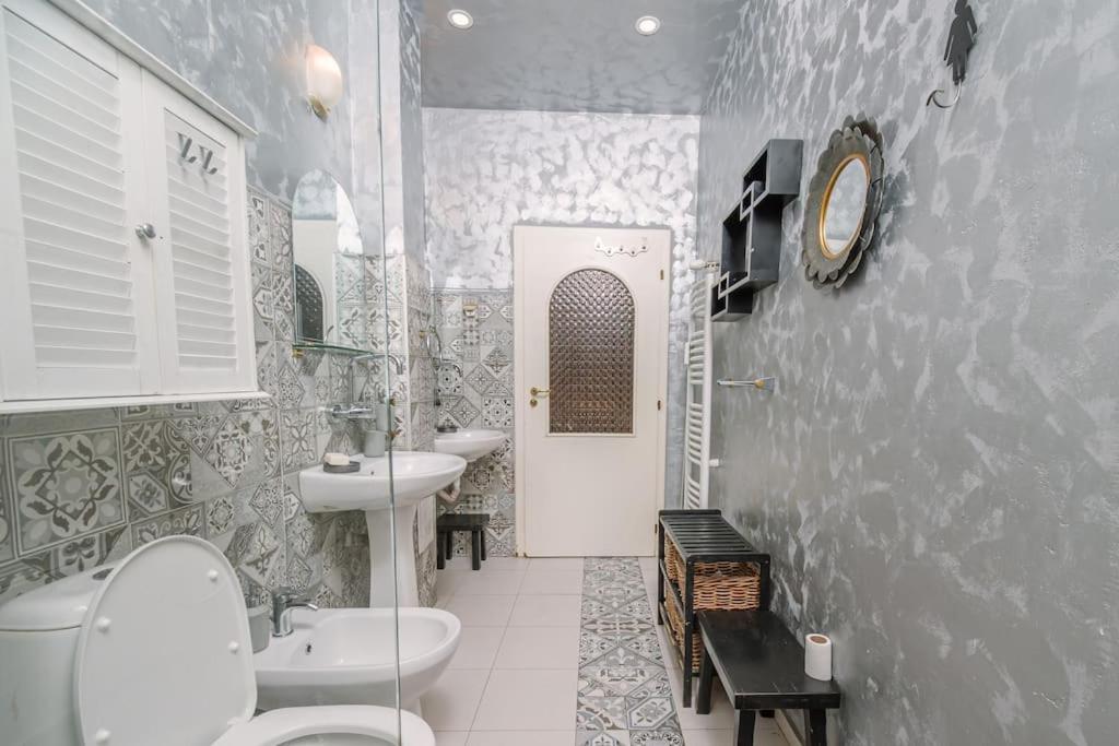 Top Center, 3BDR, Heart of the city, FREE Secured Parking