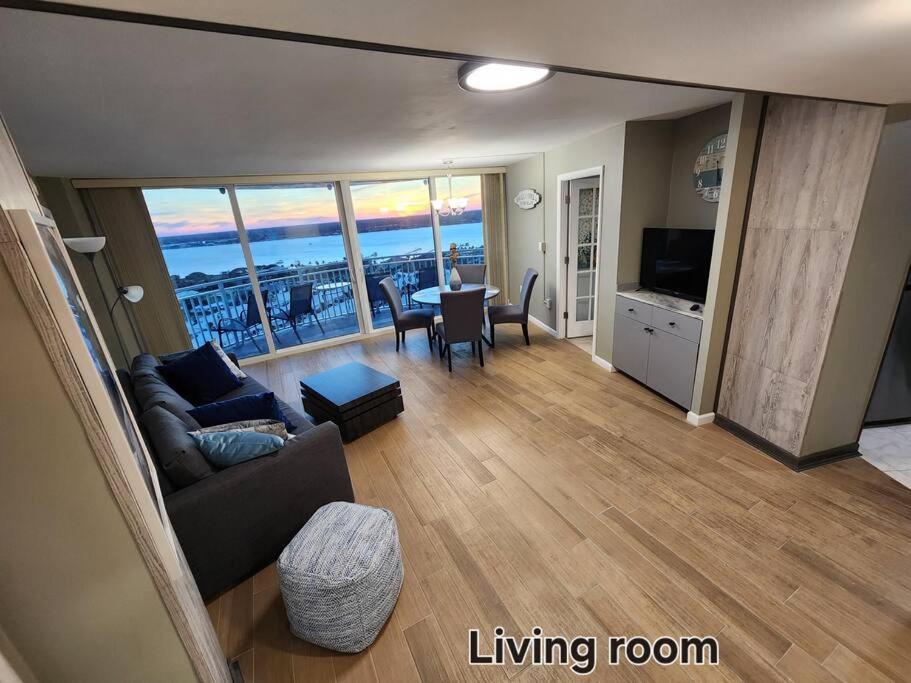 21st Floor Oceanfront Retreat 2bed 2bath Condo view 3