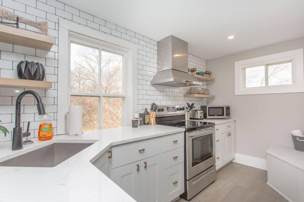 Boutique Serenity Quality Home @ downtown by the Shaw - Image 2
