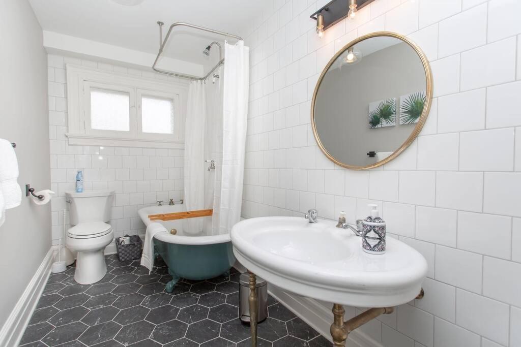 Boutique Serenity Quality Home @ downtown by the Shaw