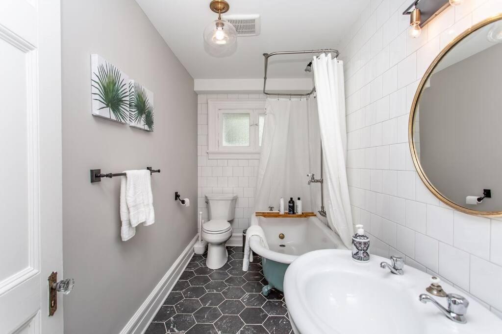 Boutique Serenity Quality Home @ downtown by the Shaw