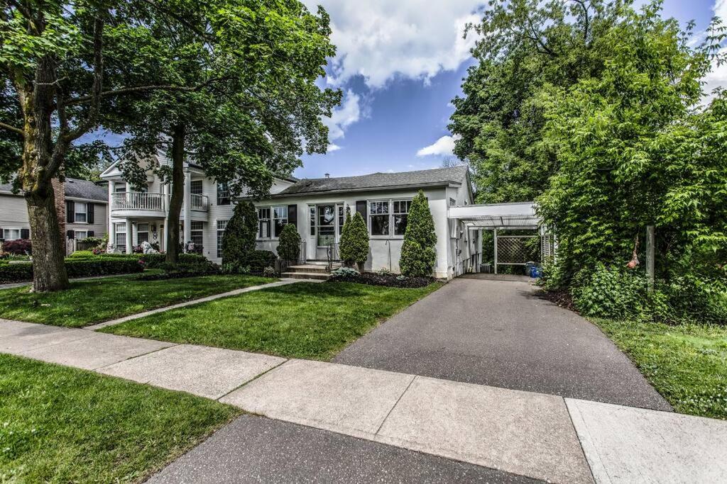Boutique Serenity Quality Home @ downtown by the Shaw