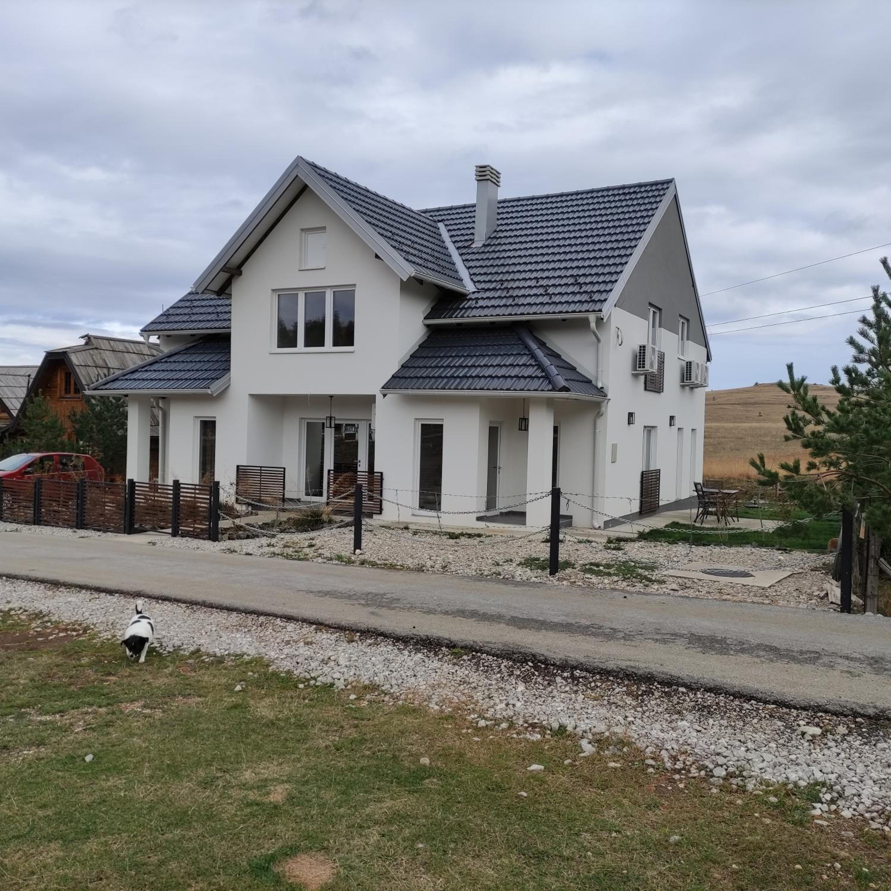 Photo 10