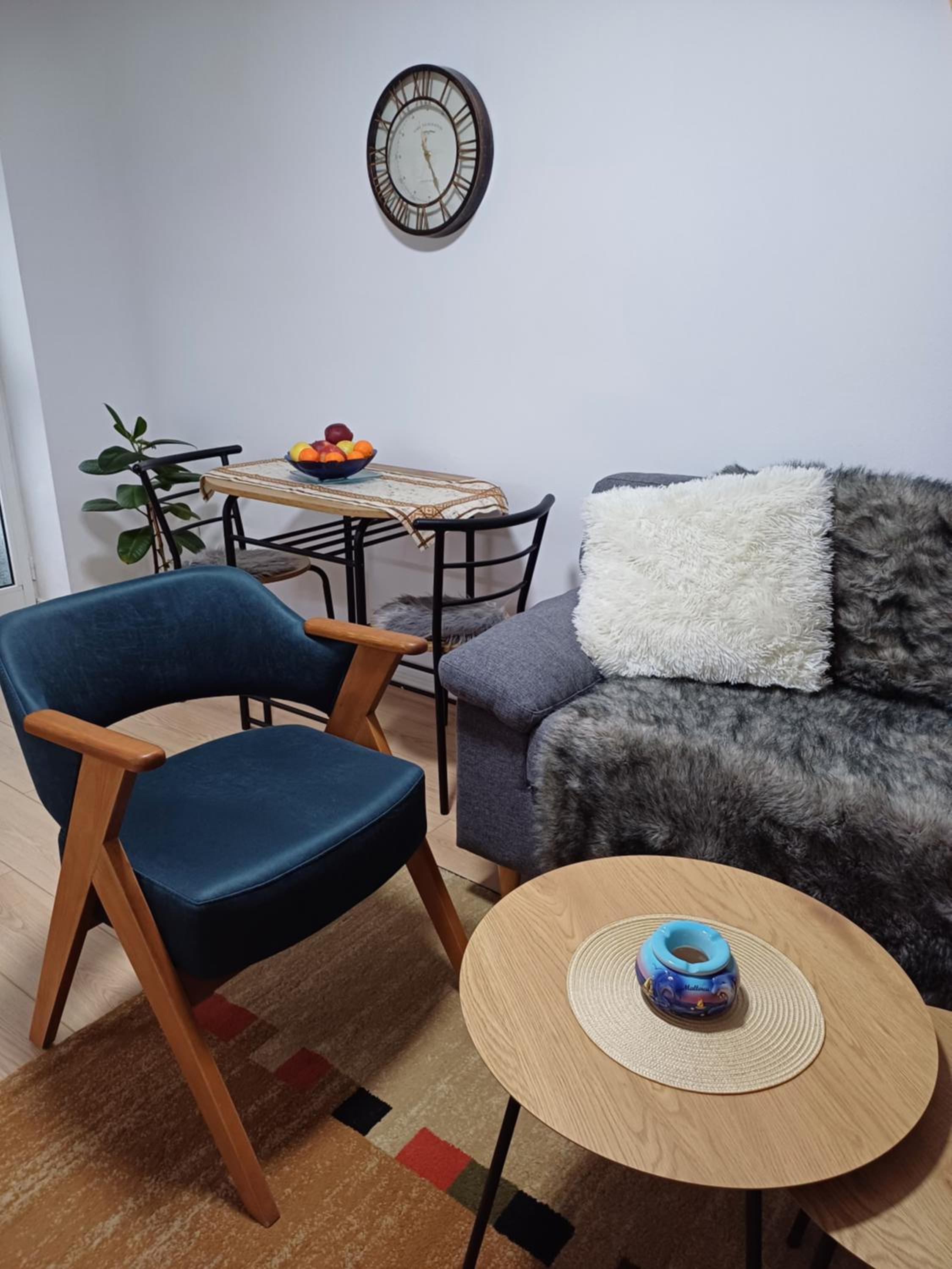 Regis Apartment