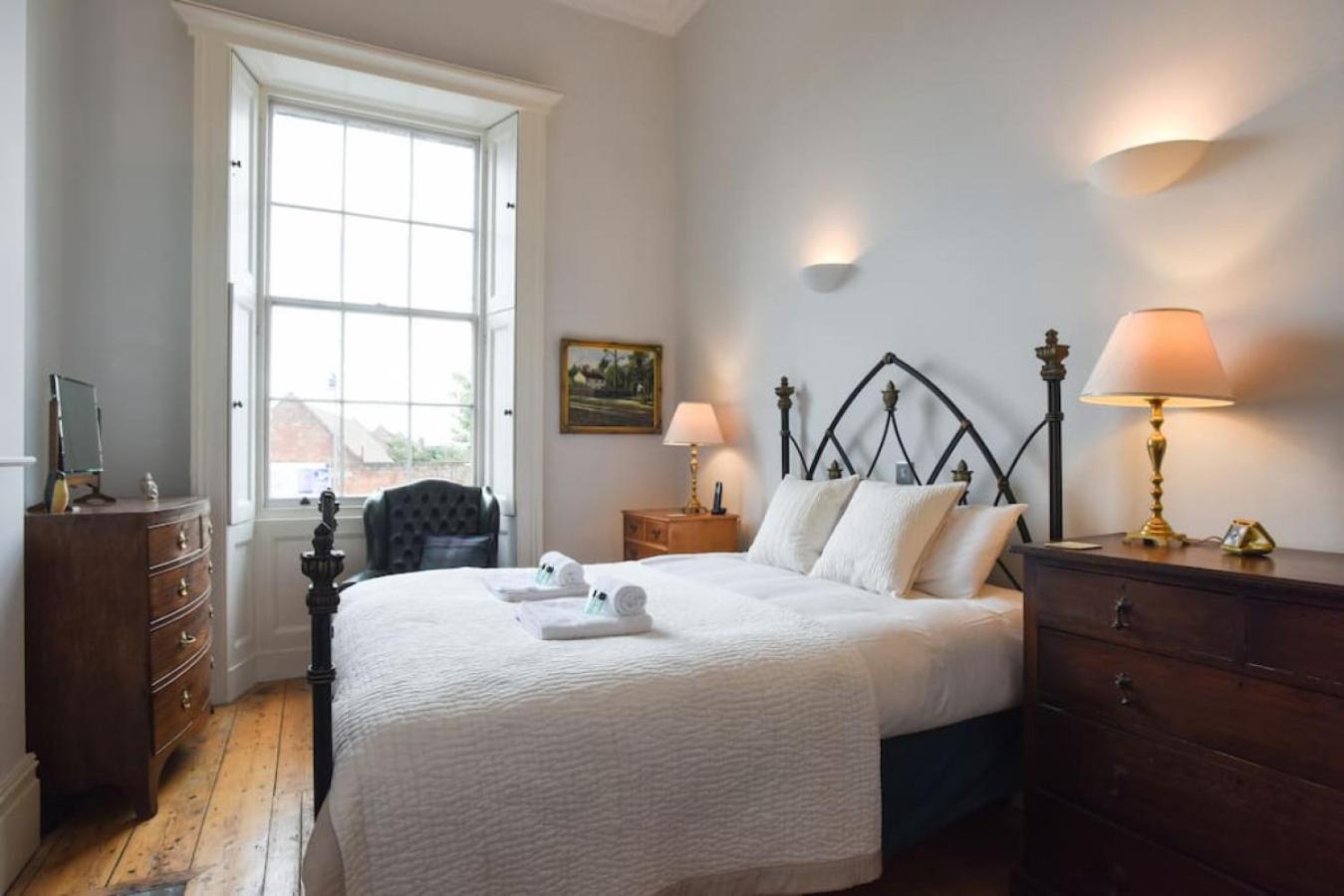 Air Maison - Naval Officers Quarters Flat view 2