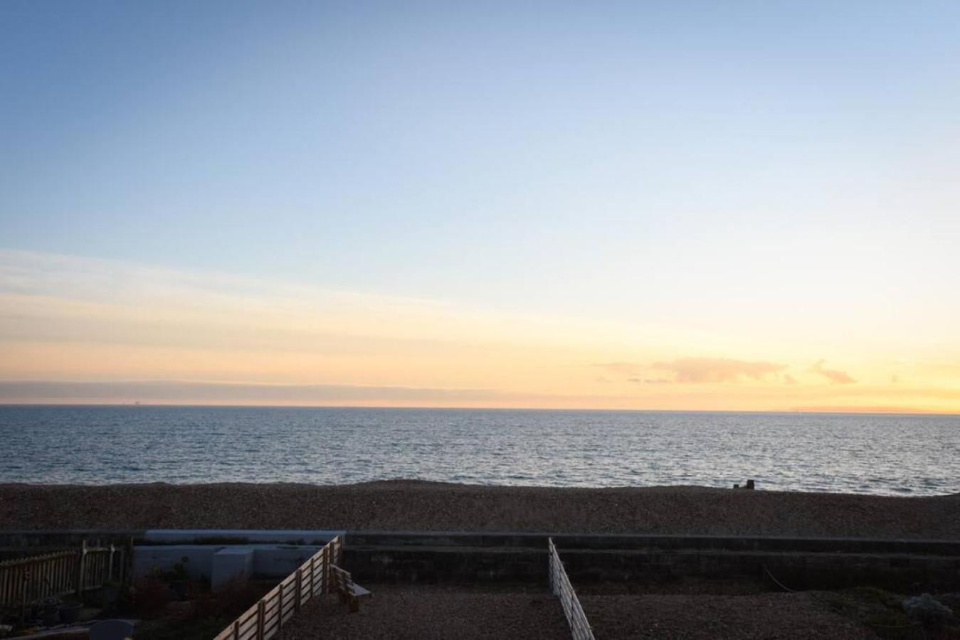 Air Maison - Amazing View - 3 Bedroom Beachfront Flat view 5