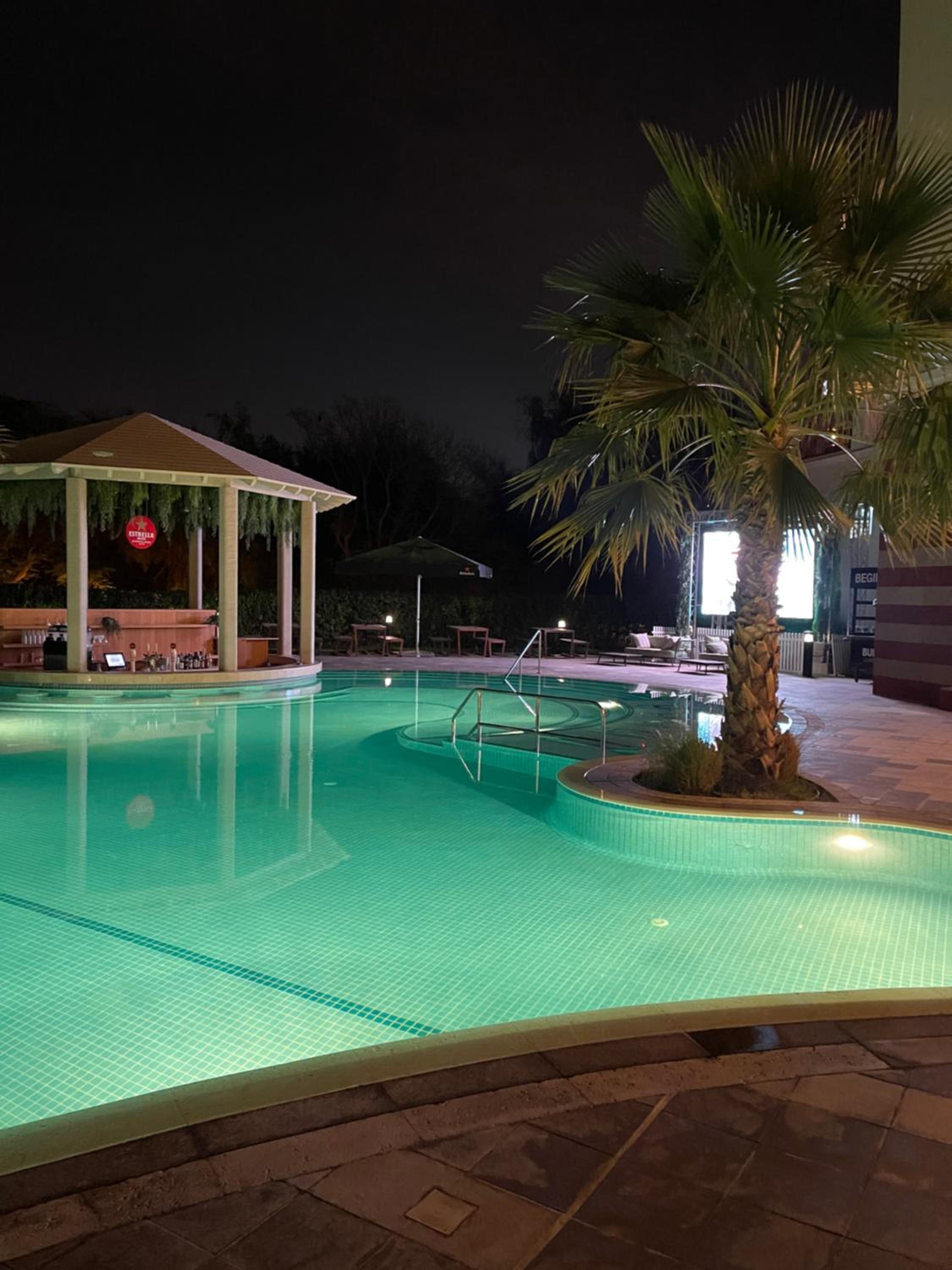 Big studio, Dubai SportCity, parking included