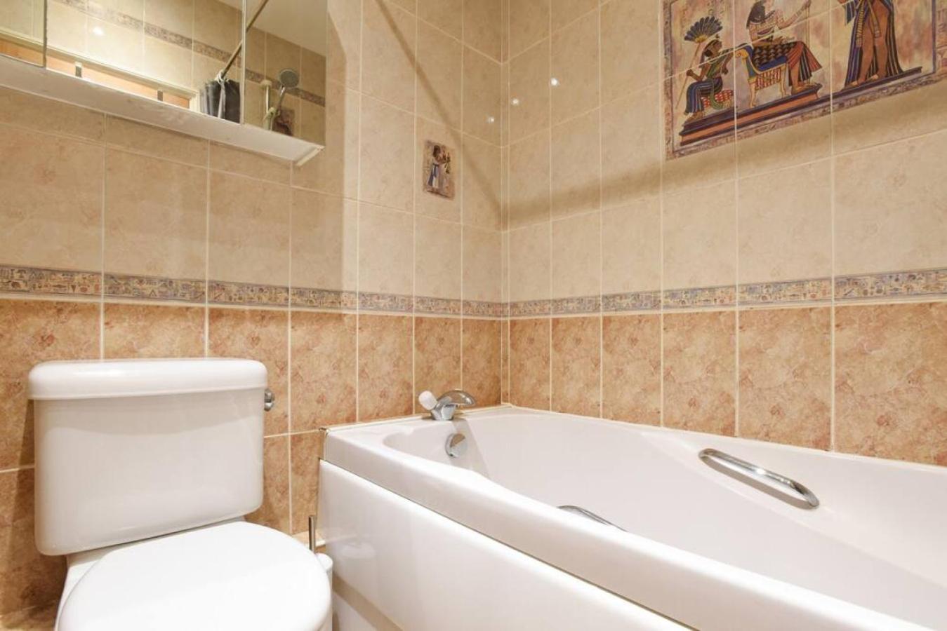 Air Maison - Superb Location! 1 Bedroom Flat with Parking view 2