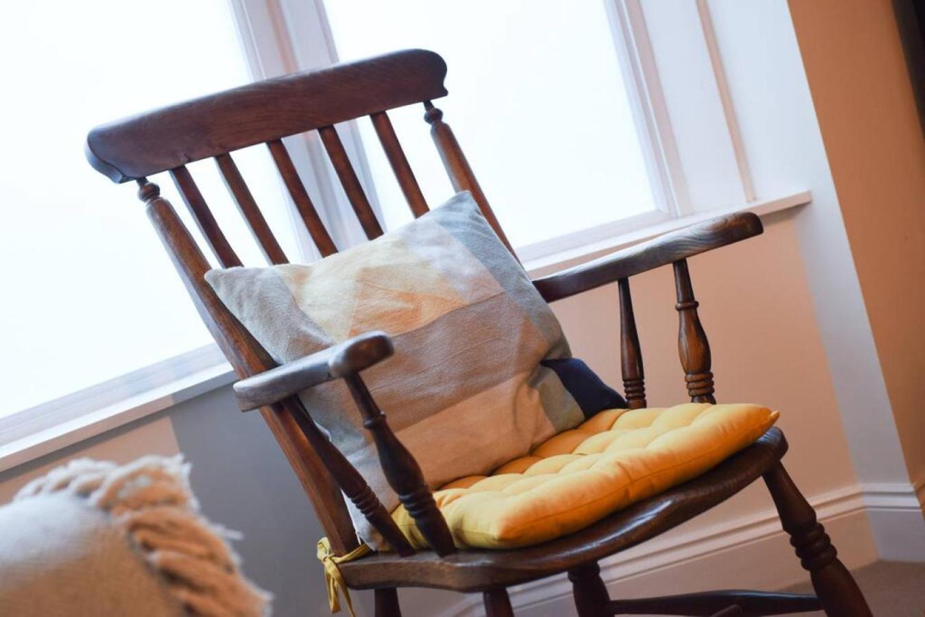 Air Maison - Stylish 2 Bedroom - Short walk to Southsea view 2