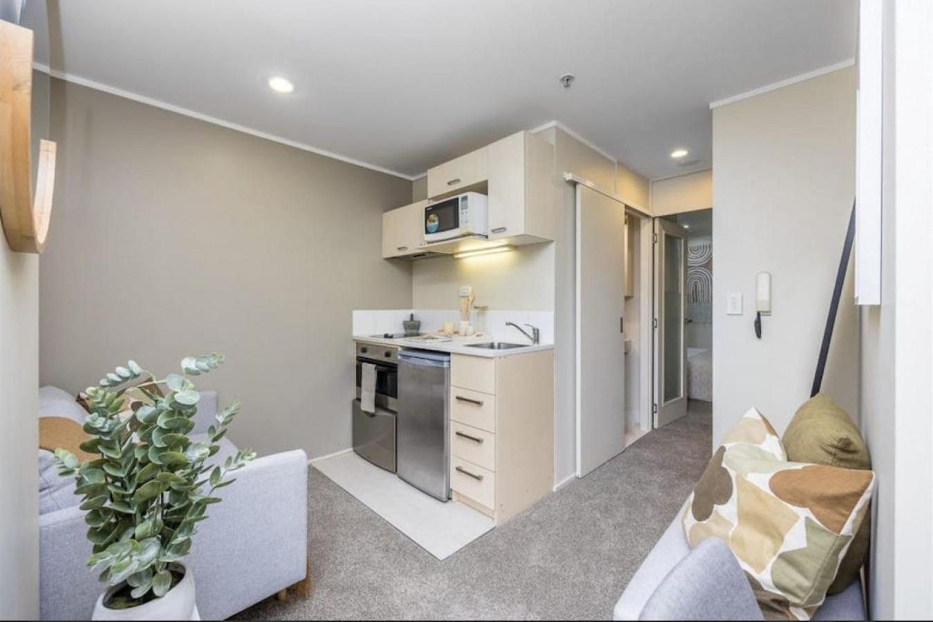 Pocket Rocket One Bed Apartment photo 4