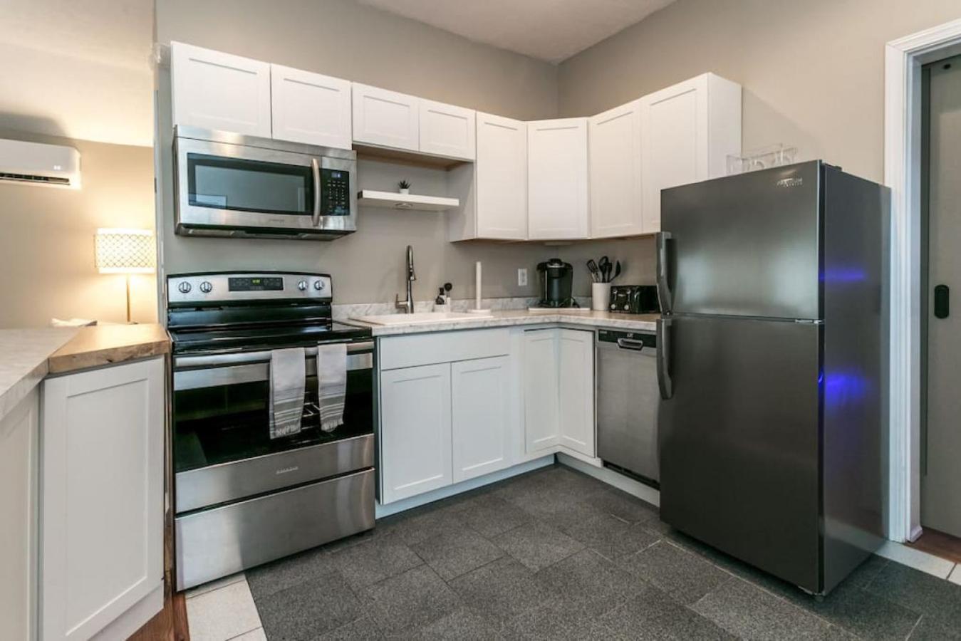 The Lilly Pad-Luxury in Sylvan Beach view 3