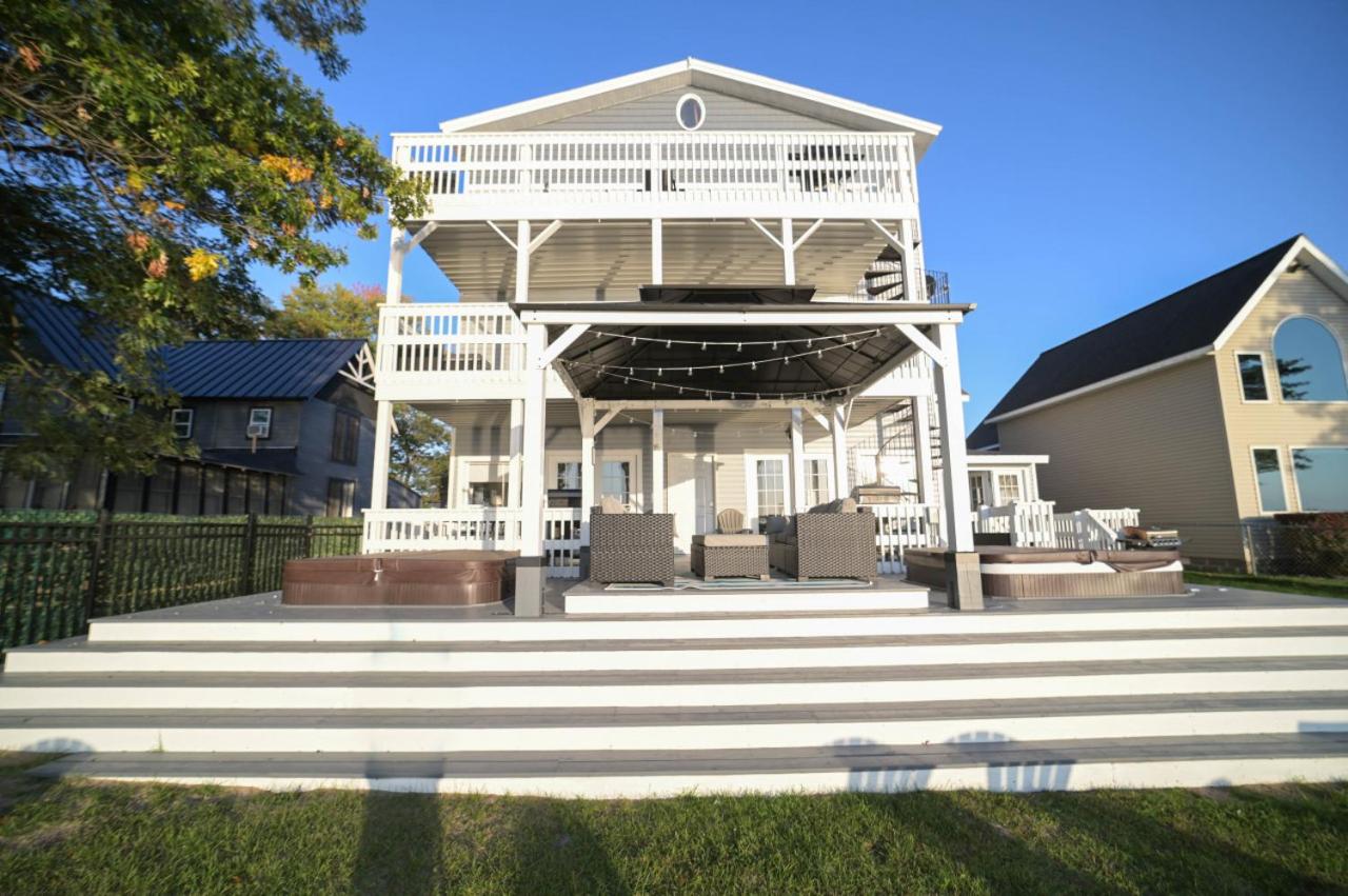 " The Penthouse" Historic Oneida Lakefront Condo 5 view 4