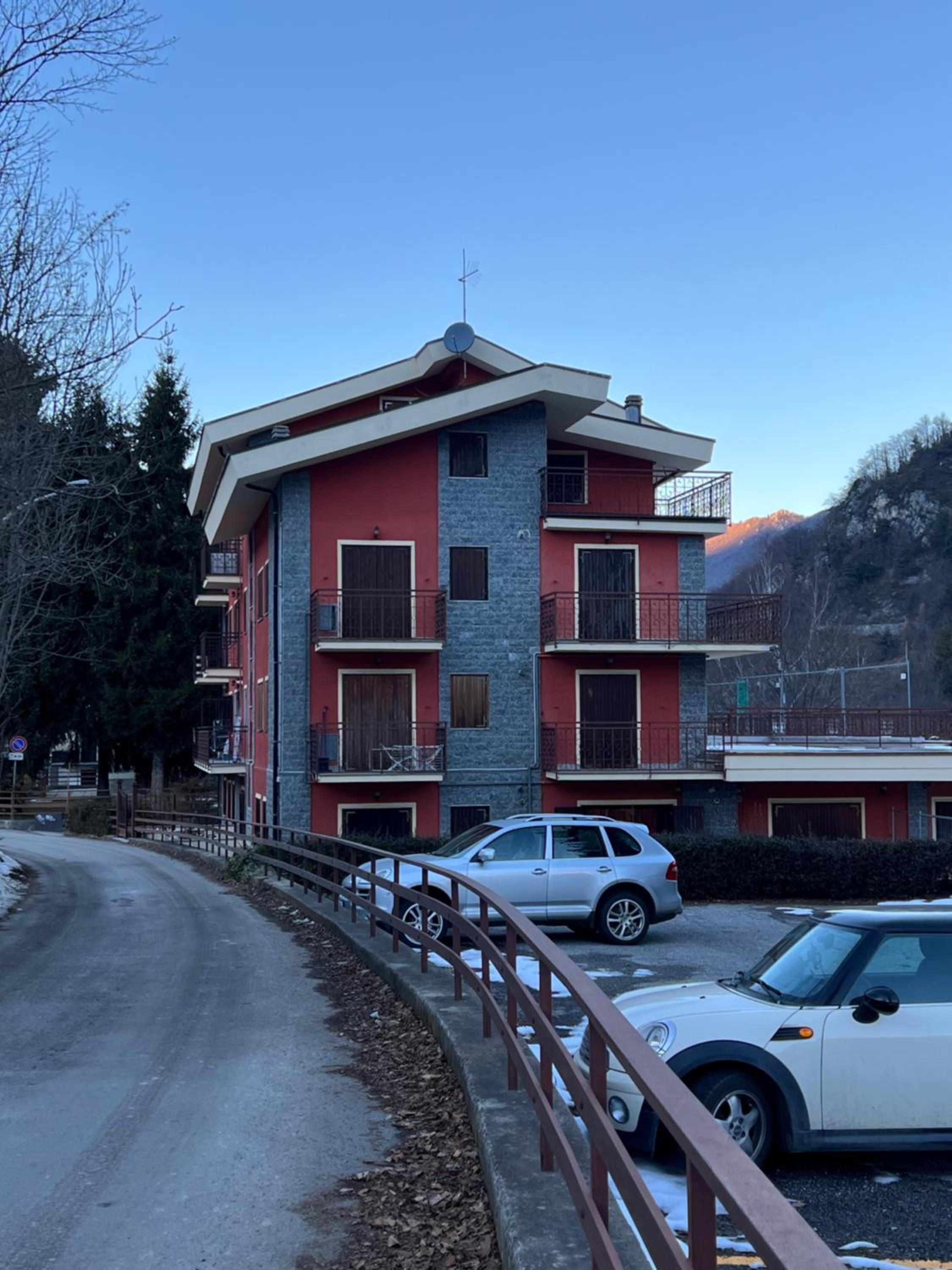 Limone central suite Mountain View view 2