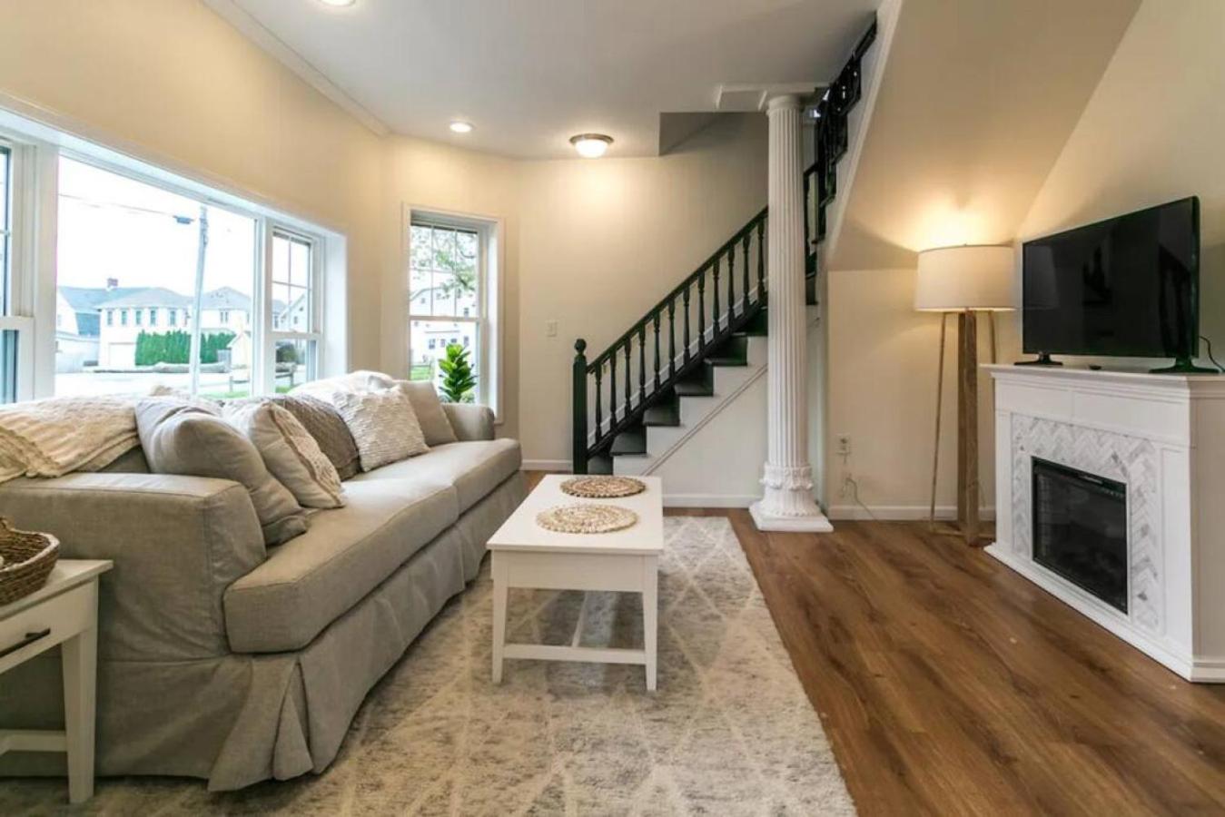 Luxurious 5 BR Home in the Heart of Sylvan Beach view 5
