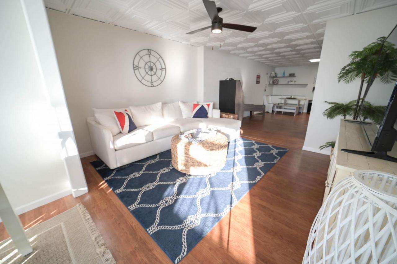 The Historic Oneida Lake House - Condo 2 view 3