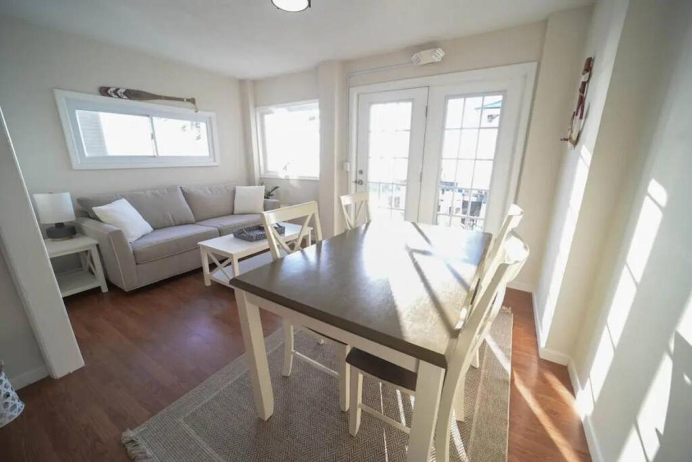 Perfect Group Getaway Sleeps 42 Guests view 4