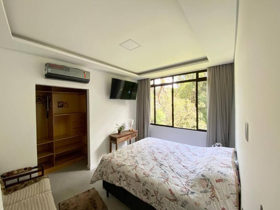 Excelente Casa na Praia Brava - Completa