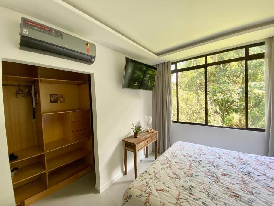 Excelente Casa na Praia Brava - Completa