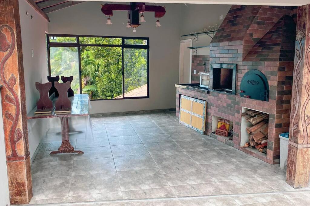 Excelente Casa na Praia Brava - Completa