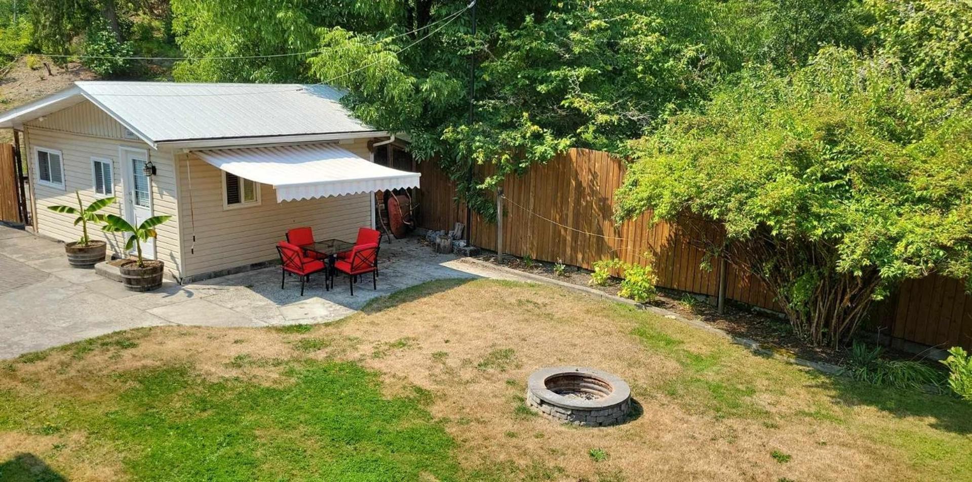 Riverbend Guest House