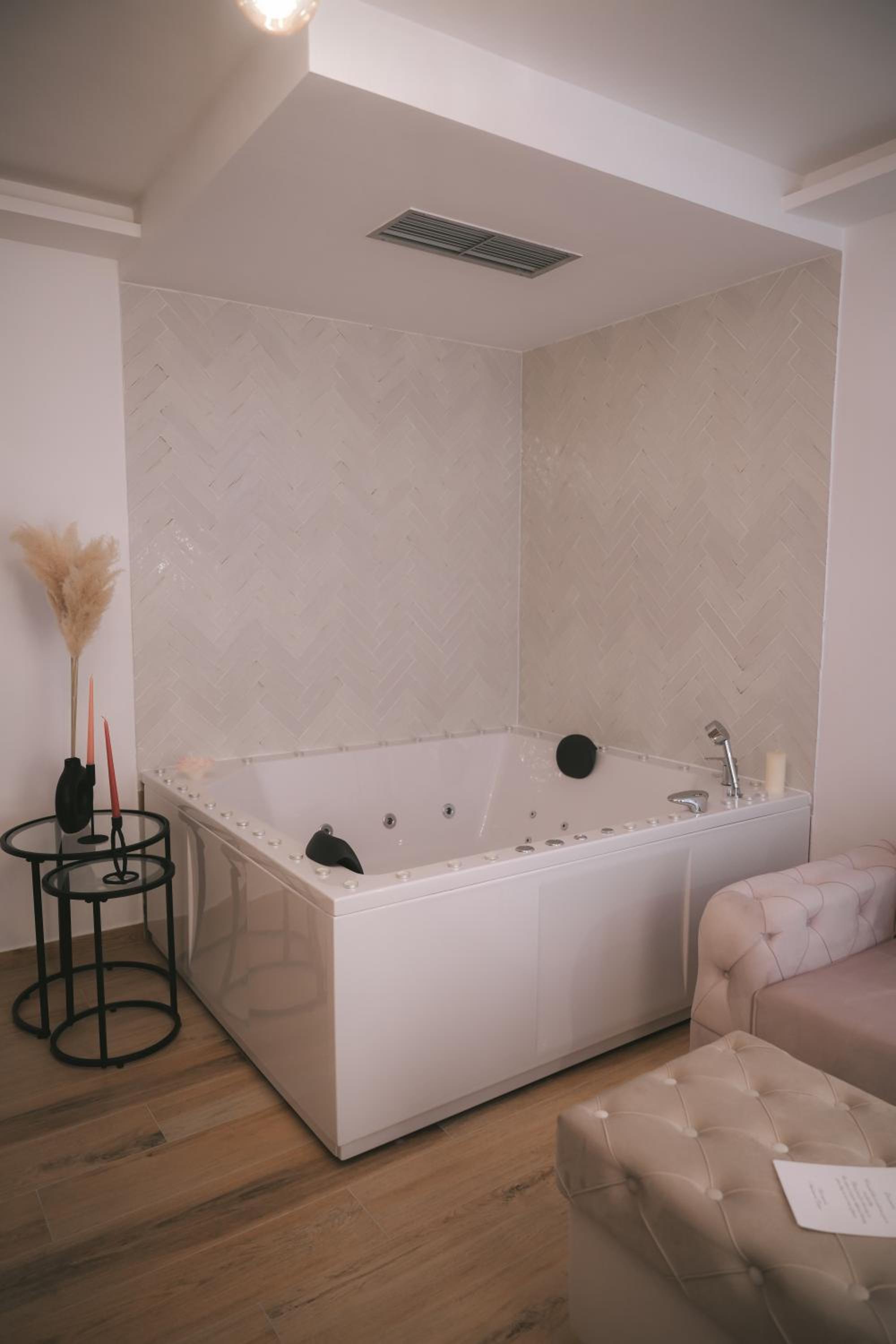 Luxury Jacuzzi Apartment