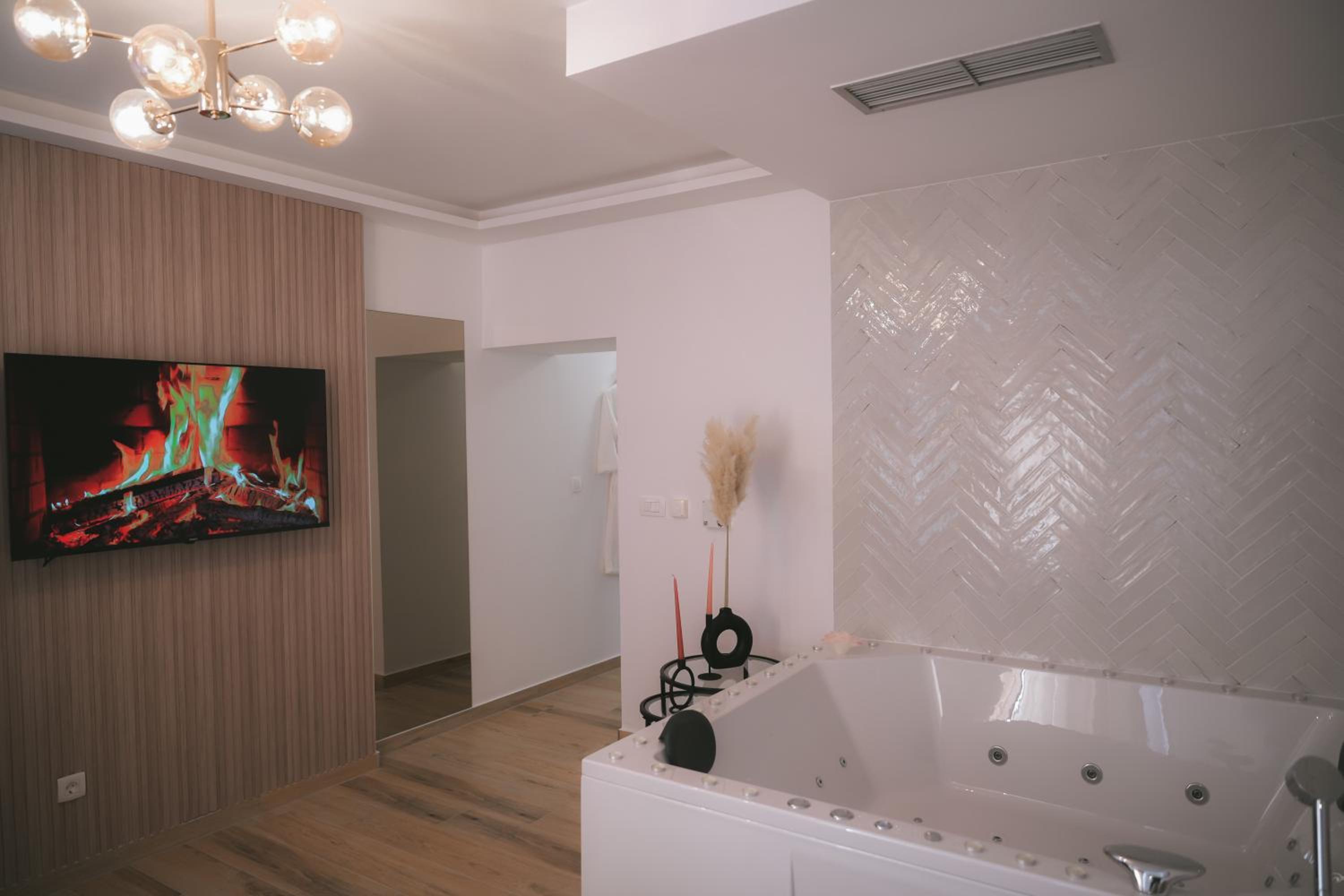Luxury Jacuzzi Apartment