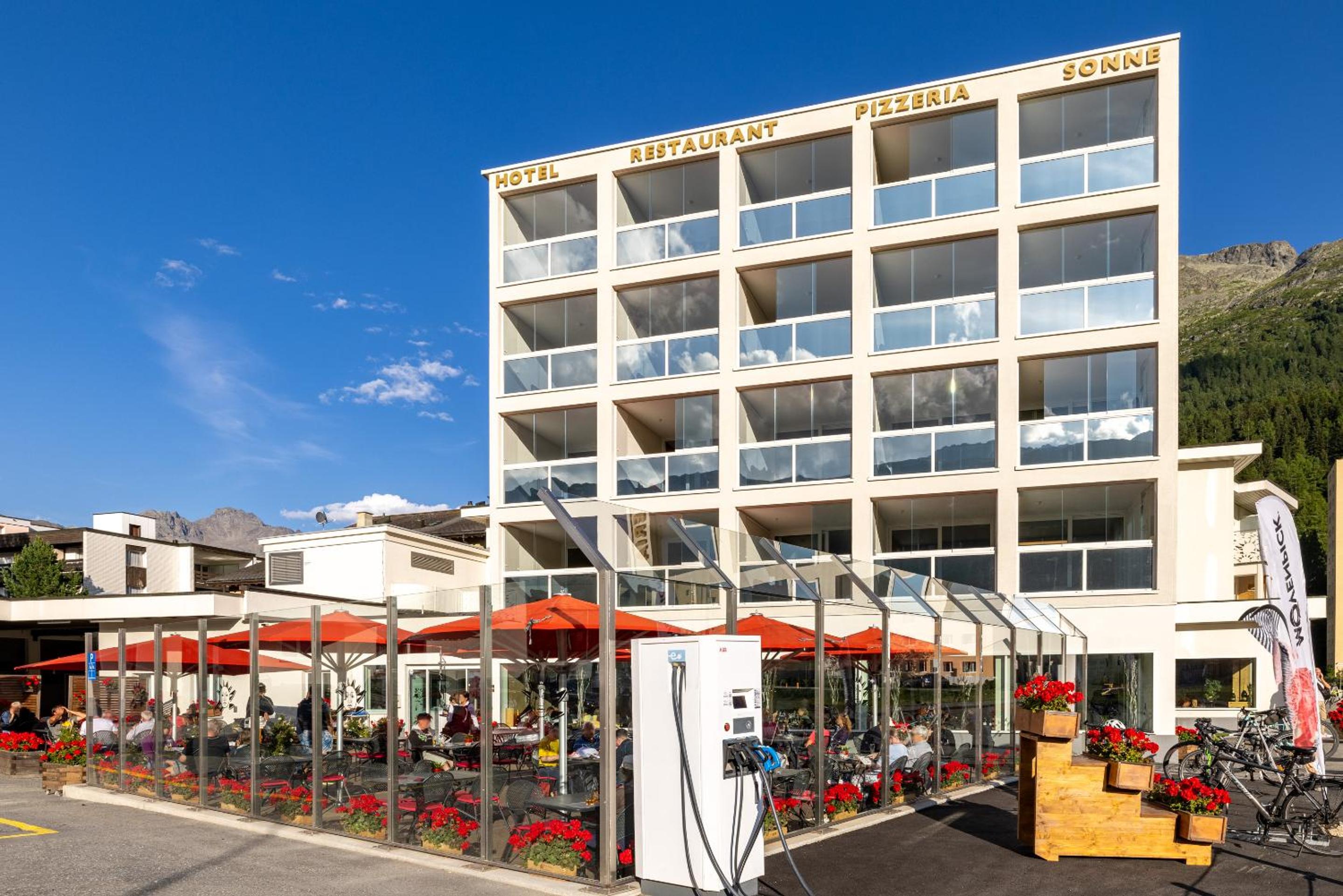 Hotel Sonne St. Moritz 3* Superior - Image 1