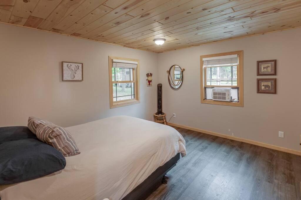 Cozy Home, Hot Tub, Dock, Kayaks, Swimming & More! view 5
