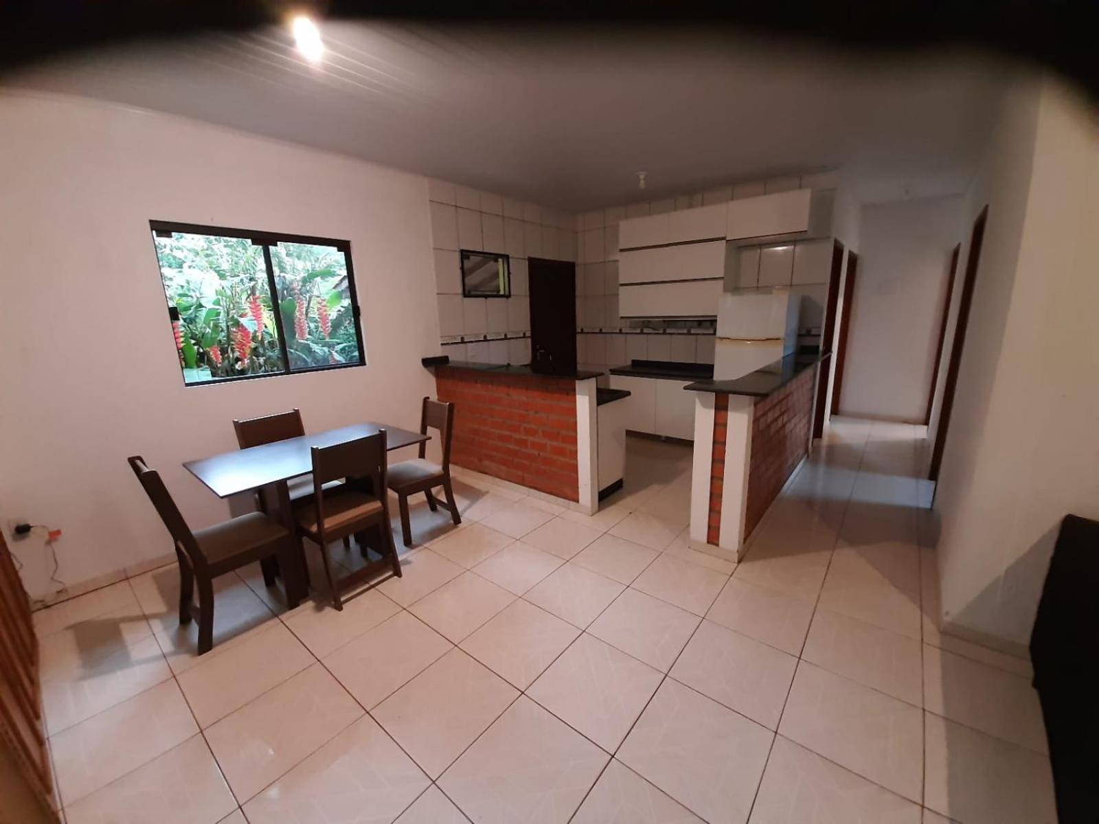 Casa de 3 quartos entre praia do Morro das Pedras e Lagoa do Peri