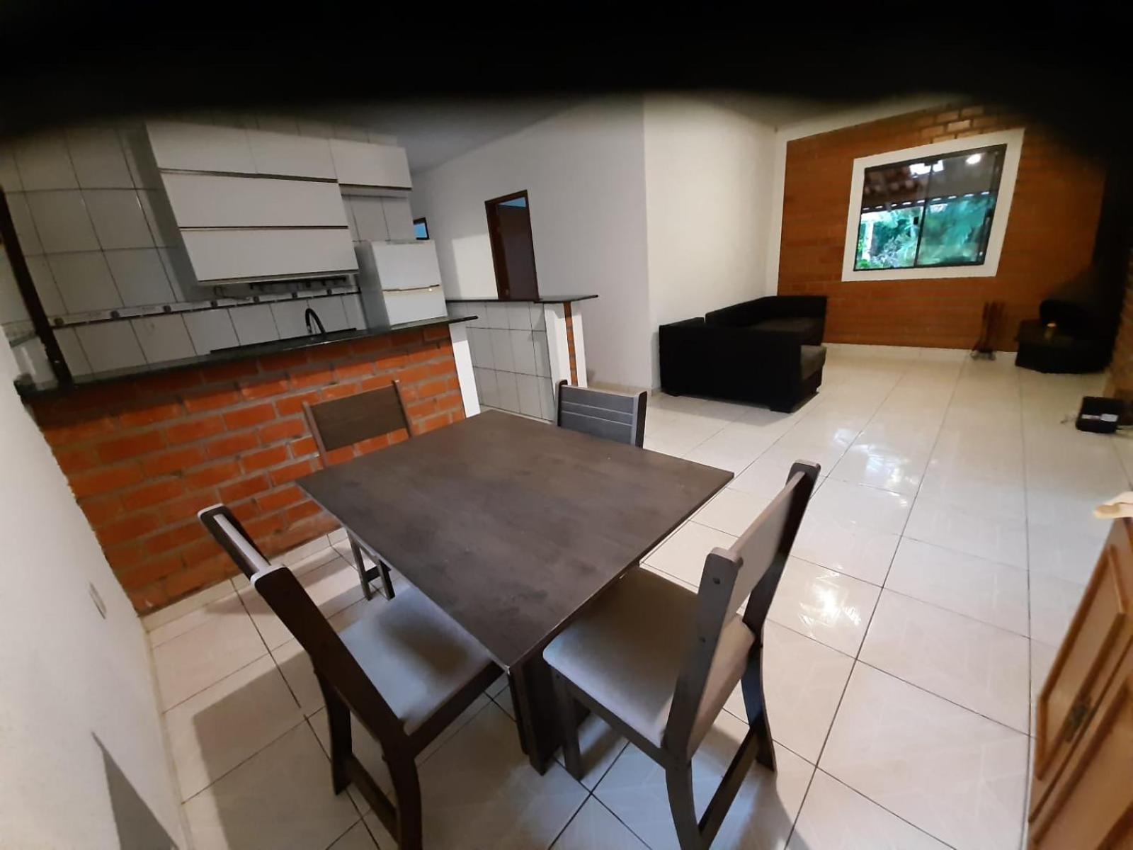 Casa de 3 quartos entre praia do Morro das Pedras e Lagoa do Peri
