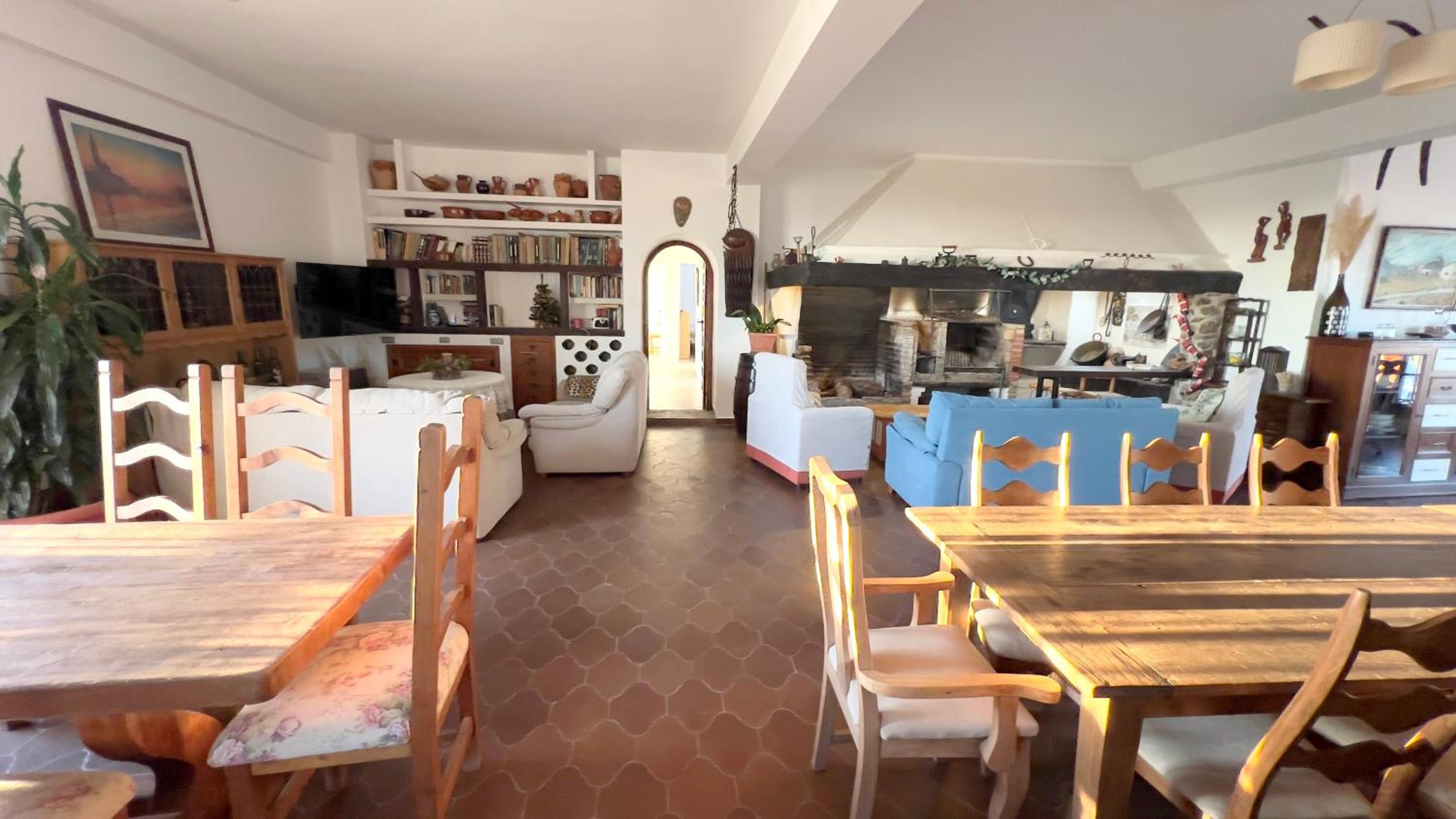 Exceptional villa in Mijas with private pool, sea view