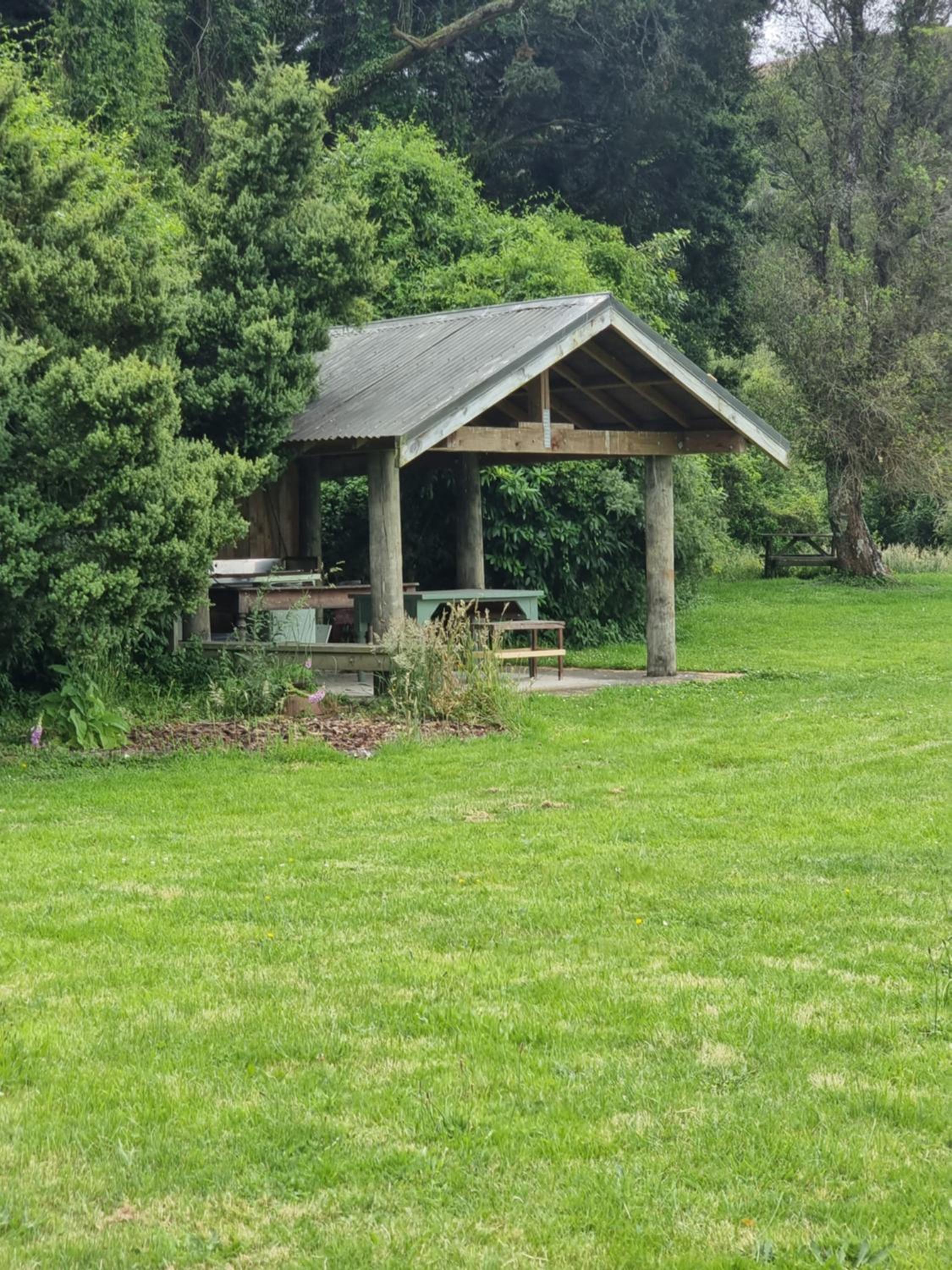 Garden Paradise Siochain House